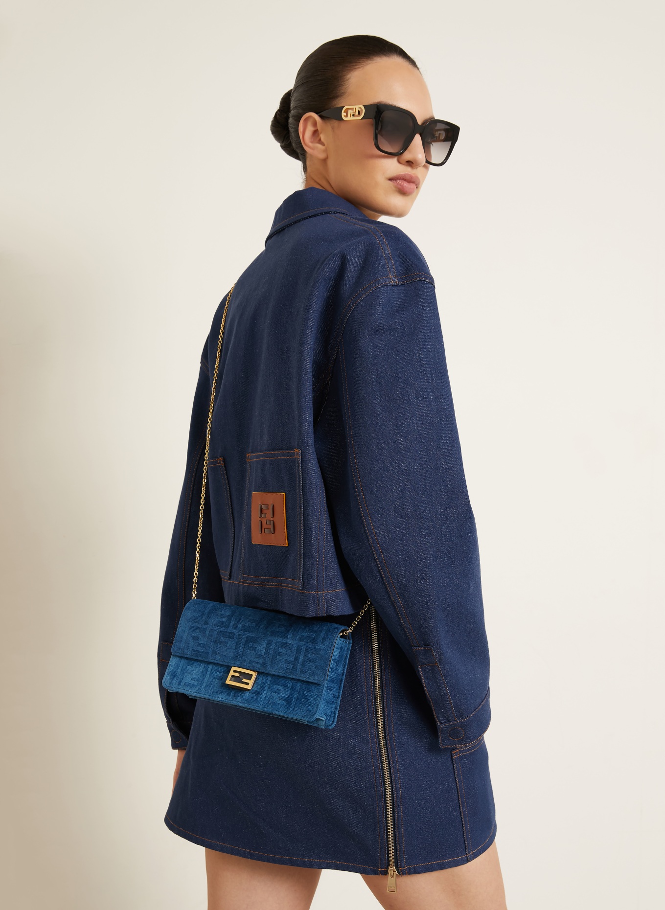 FENDI Geldbörse BAGUETTE zum Umhängen: BLAU / GOLD