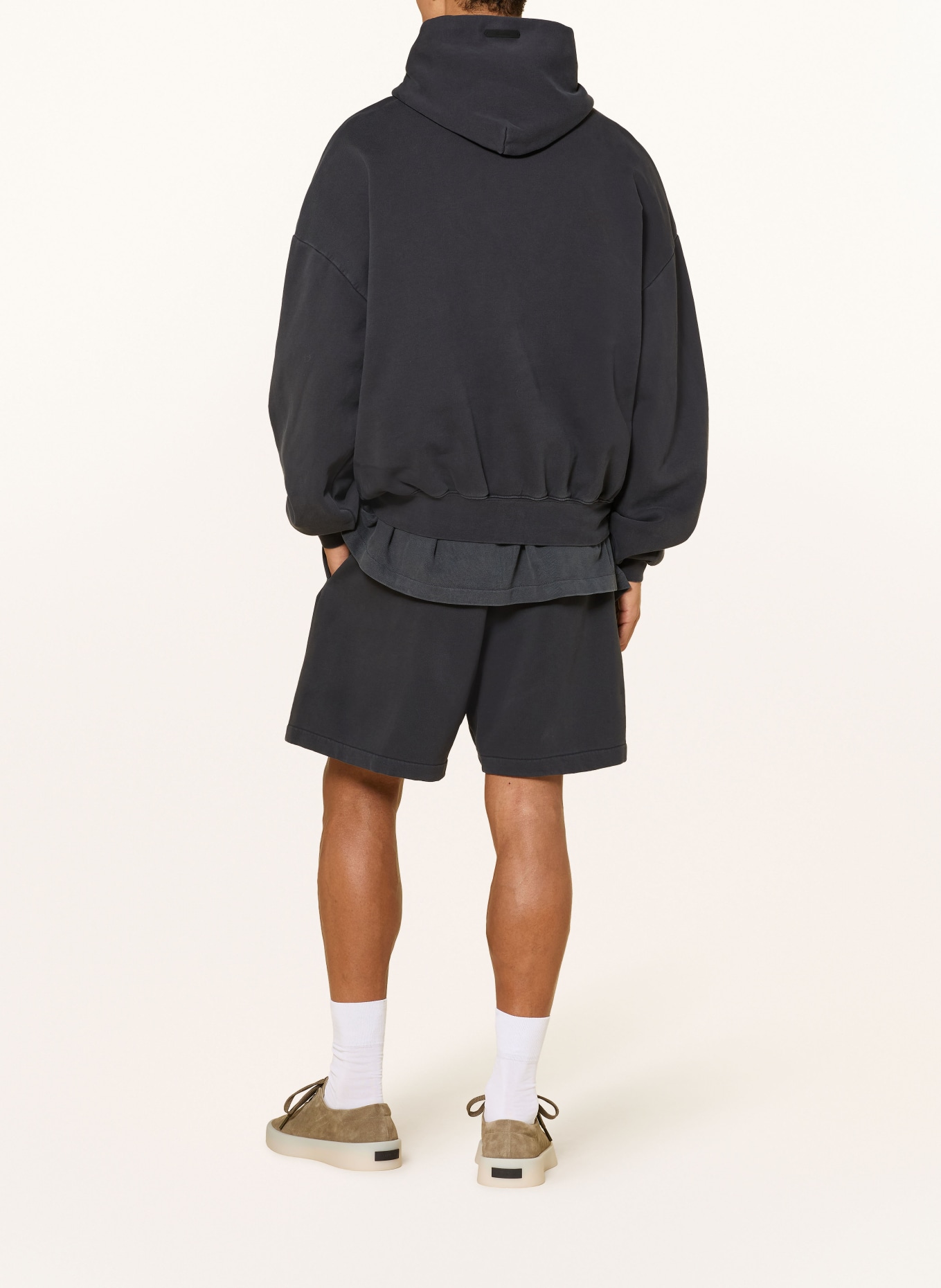 ESSENTIALS - FEAR OF GOD Sweatshorts: SCHWARZ / BEIGE