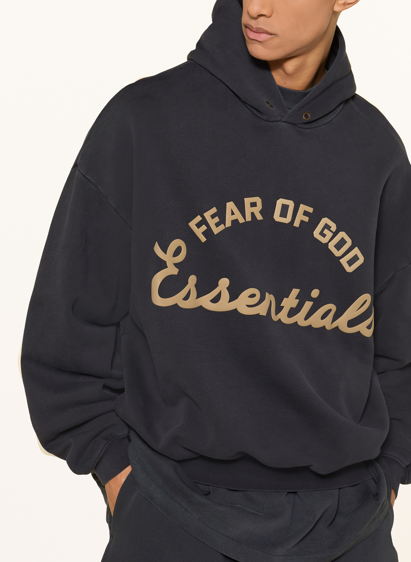 ESSENTIALS - FEAR OF GOD Oversized-Hoodie: SCHWARZ / BEIGE