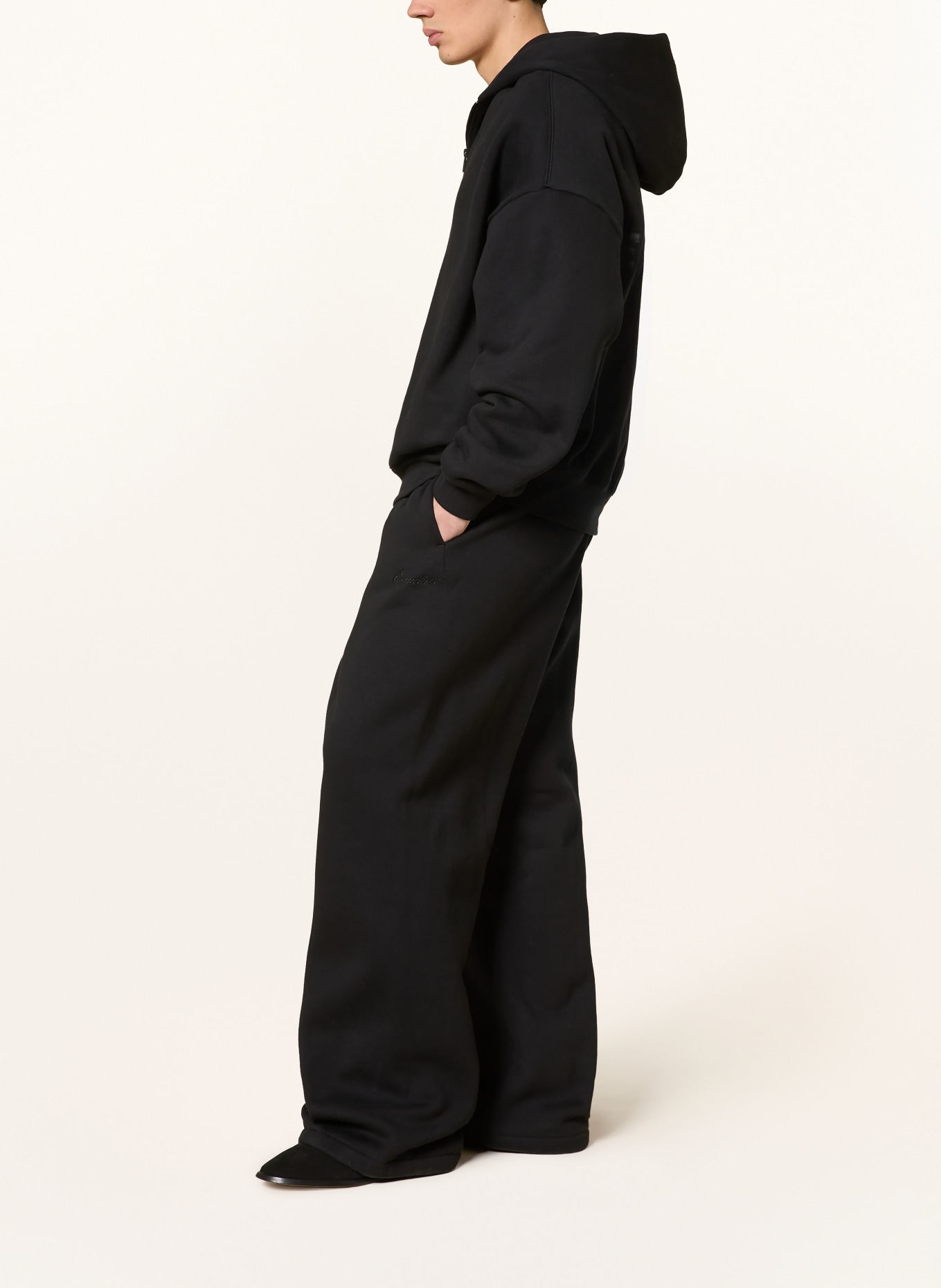 ESSENTIALS - FEAR OF GOD Sweatpants: SCHWARZ