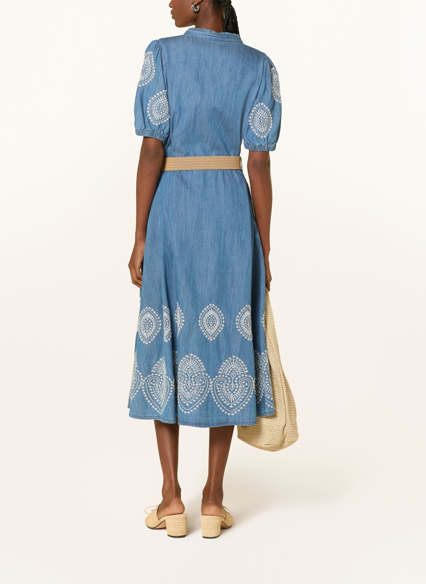 MORE & MORE Džínové šaty: MODRÁ / BÍLÁ