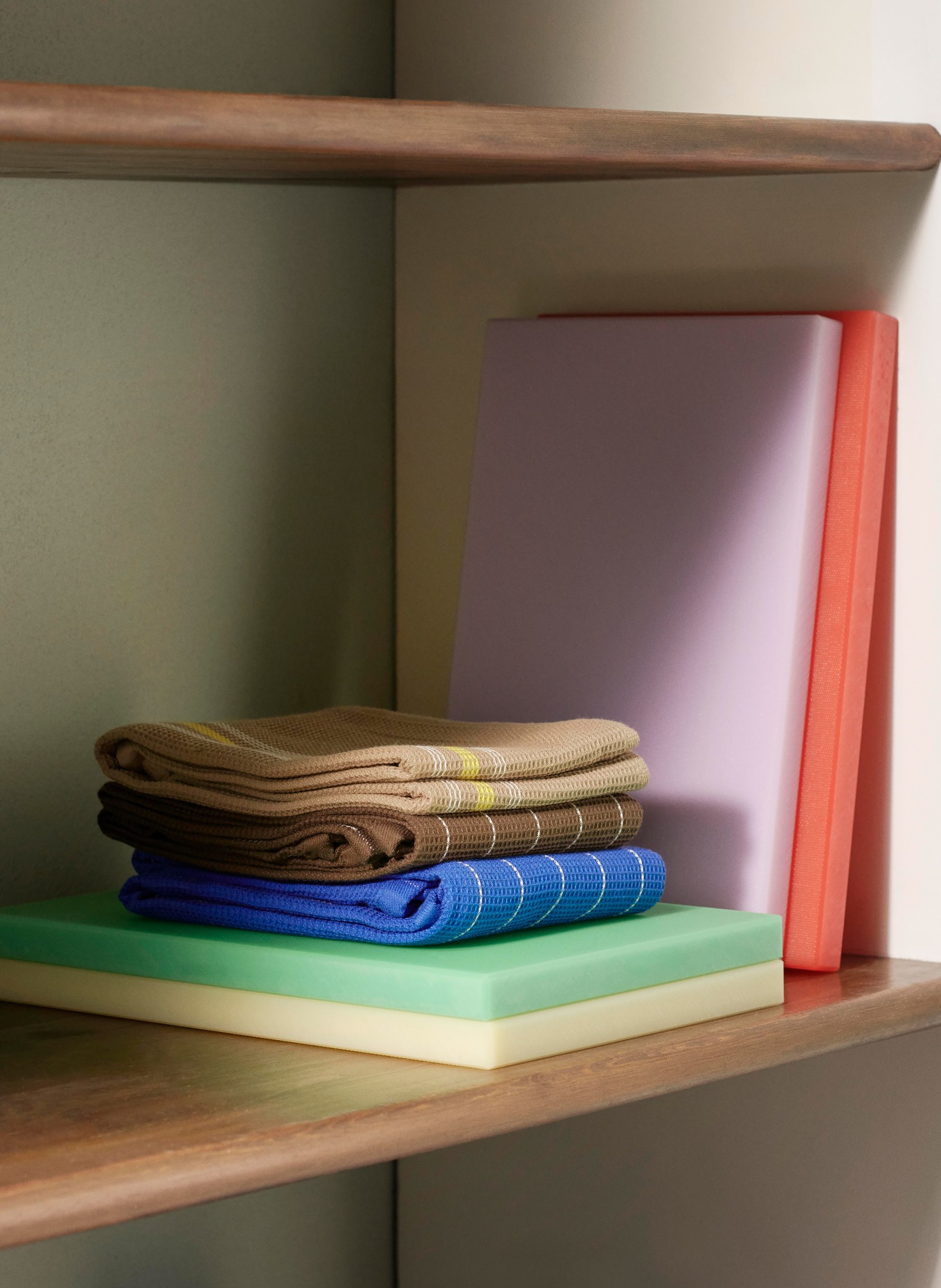 HAY Schneidebrett SLICE: HELLGELB