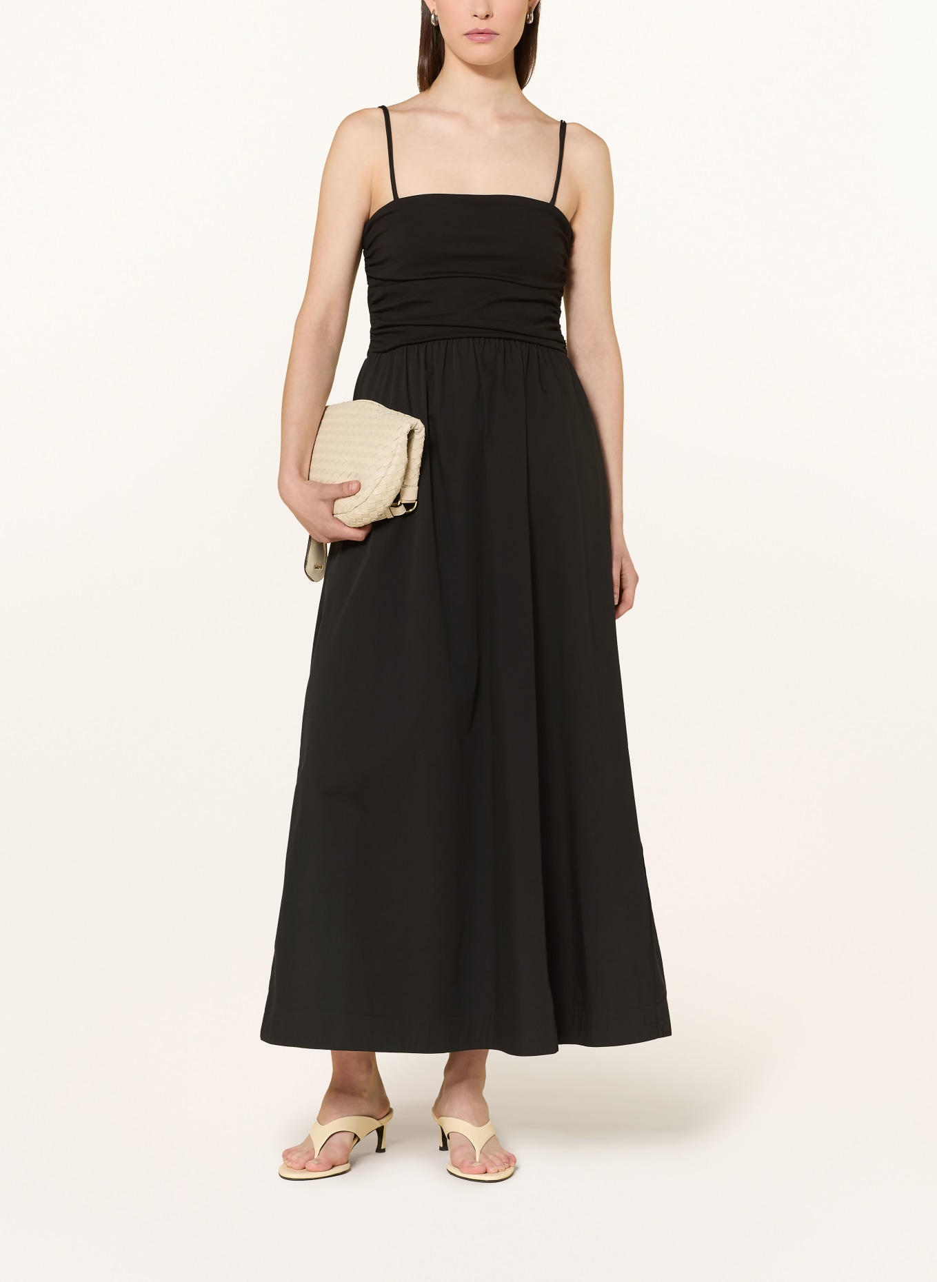 GESTUZ Šaty GZERIN: ČERNÁ