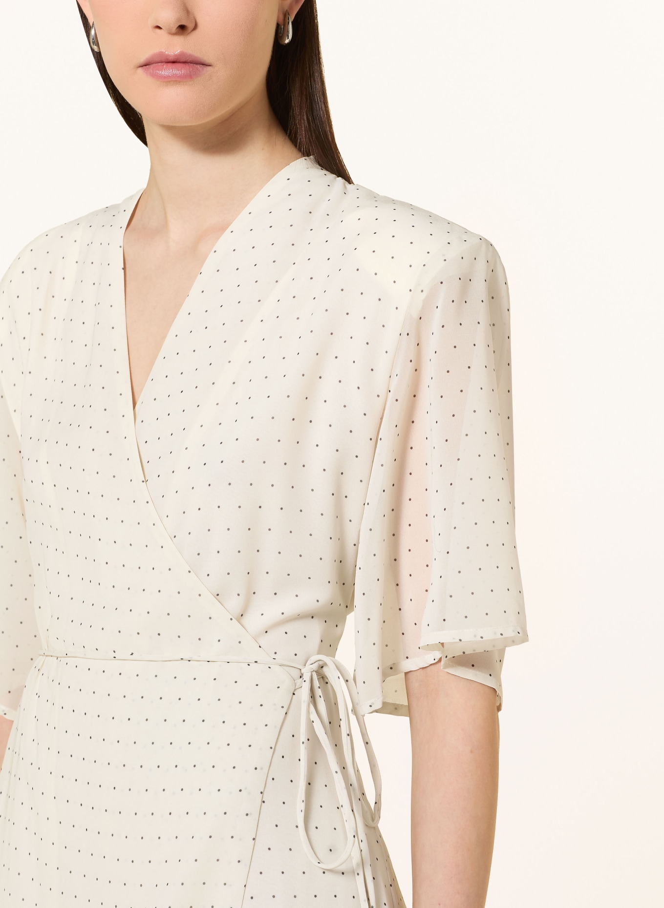 GESTUZ Wikkeljurk GZDORAH: CRÈME / ZWART