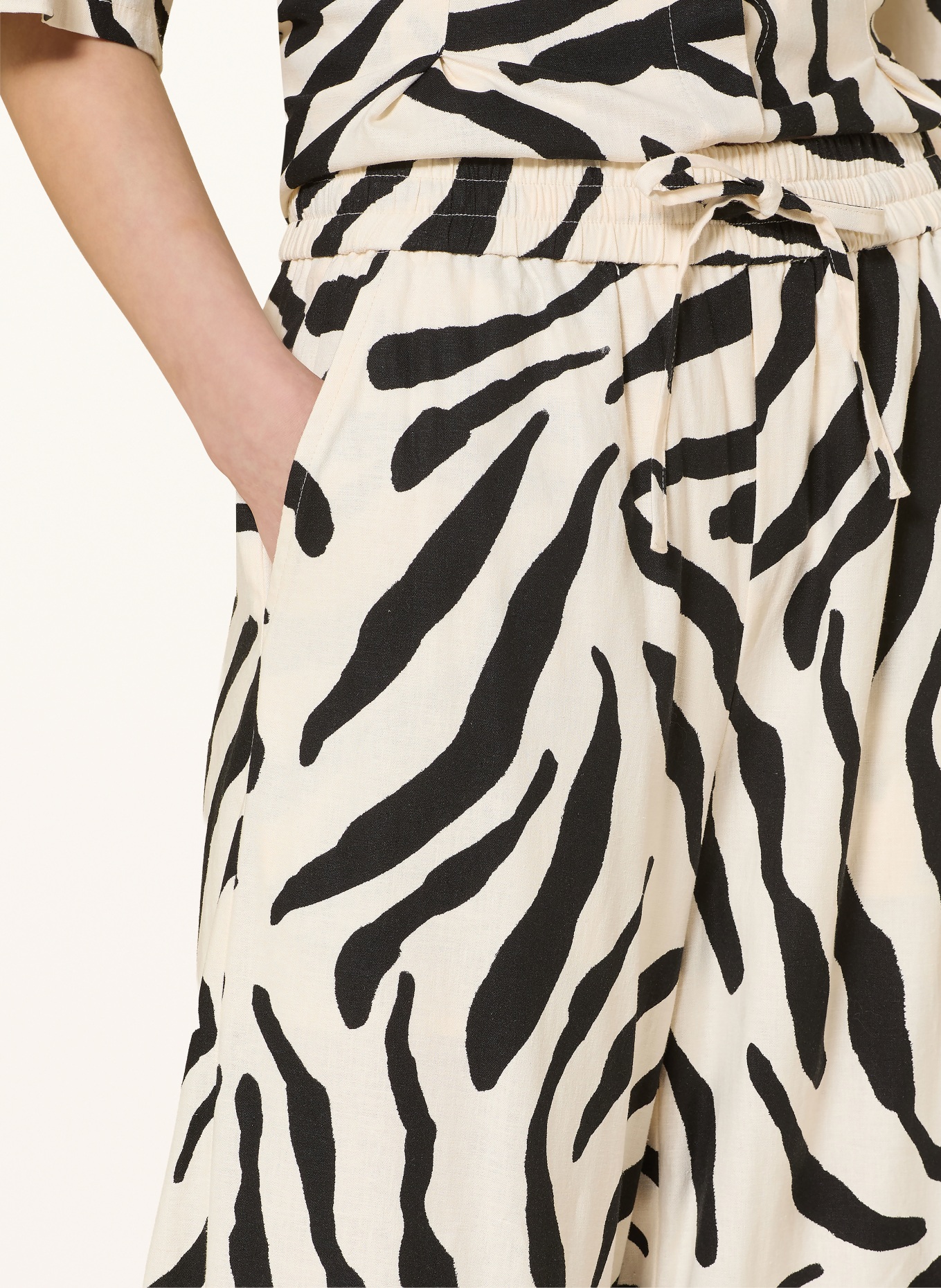 GESTUZ Marlene Pants GZZEONA: BLACK / WHITE