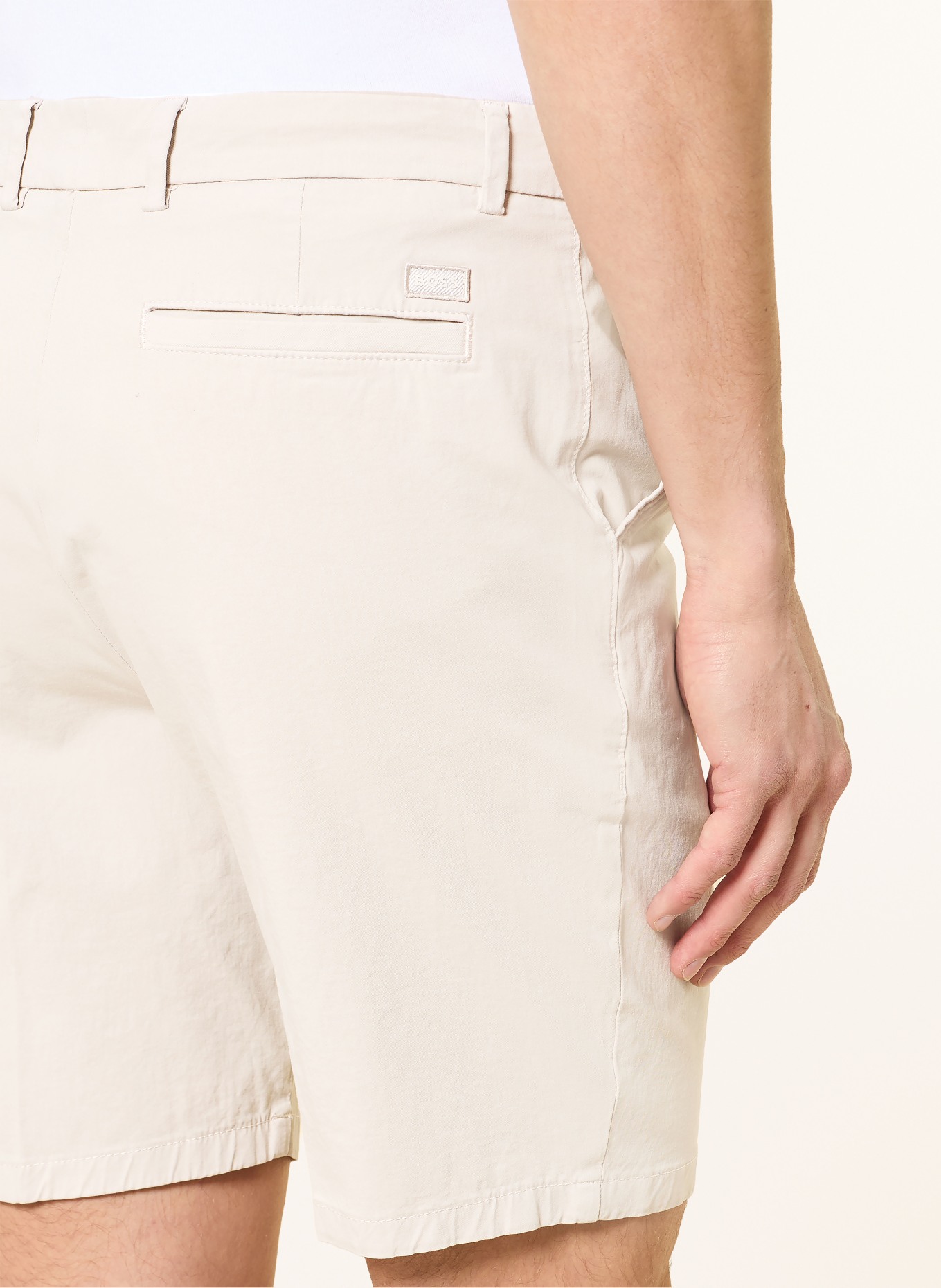 BOSS Chinoshort KANE Modern Regular Fit: LICHTGRIJS