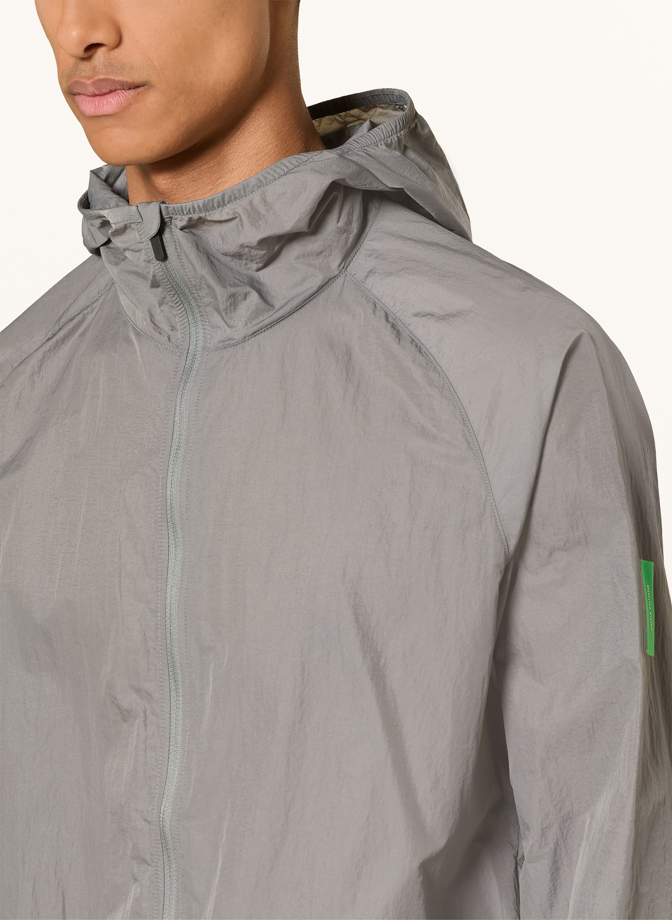 District Vision Laufjacke: GRAU