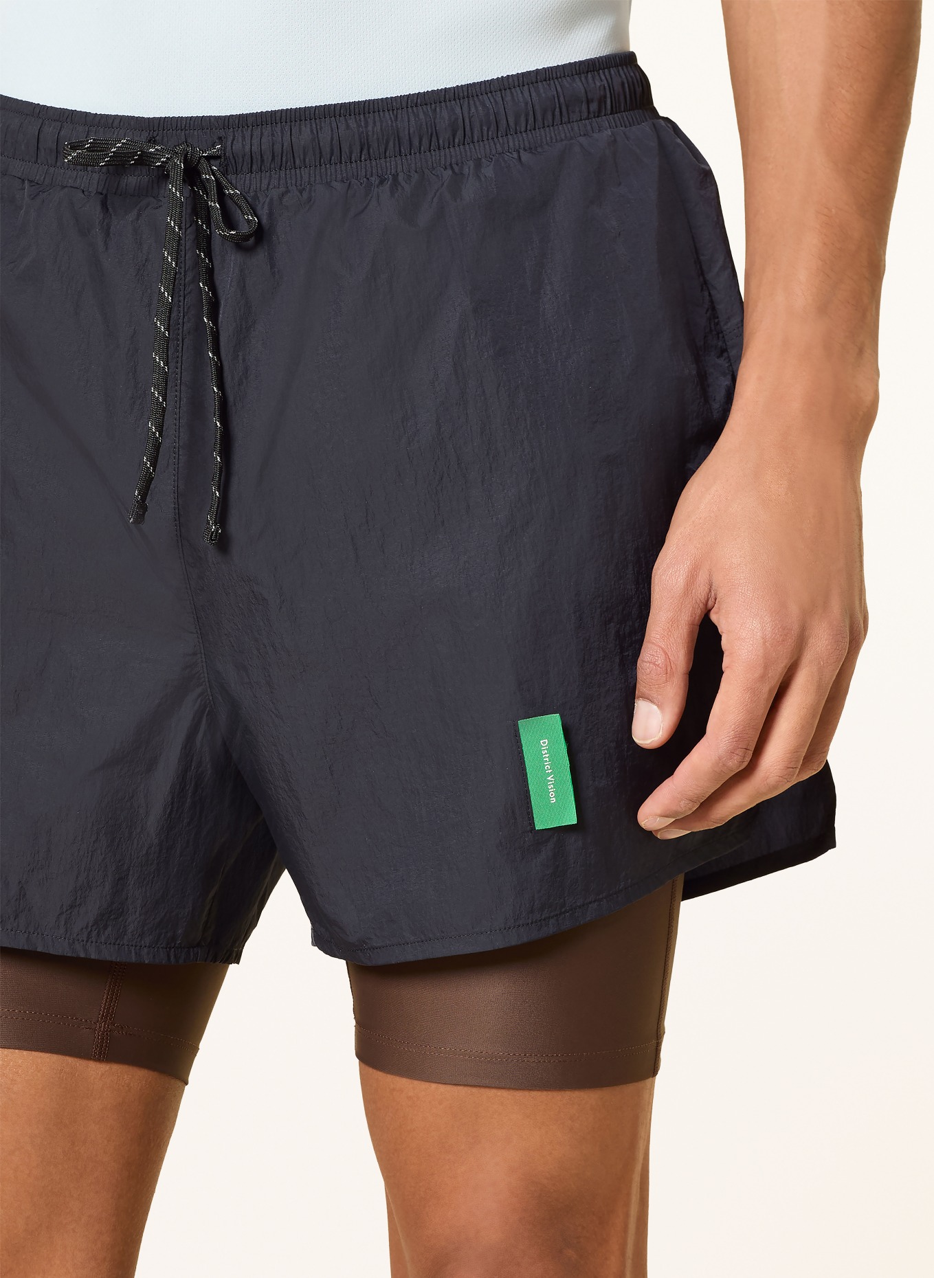 District Vision Běžecké šortky 2 v 1: ČERNÁ / HNĚDÁ / ZELENÁ