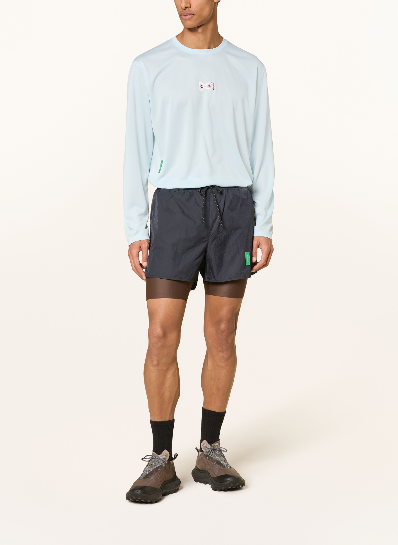 District Vision Laufshirt: HELLBLAU / ROT / GRÜN