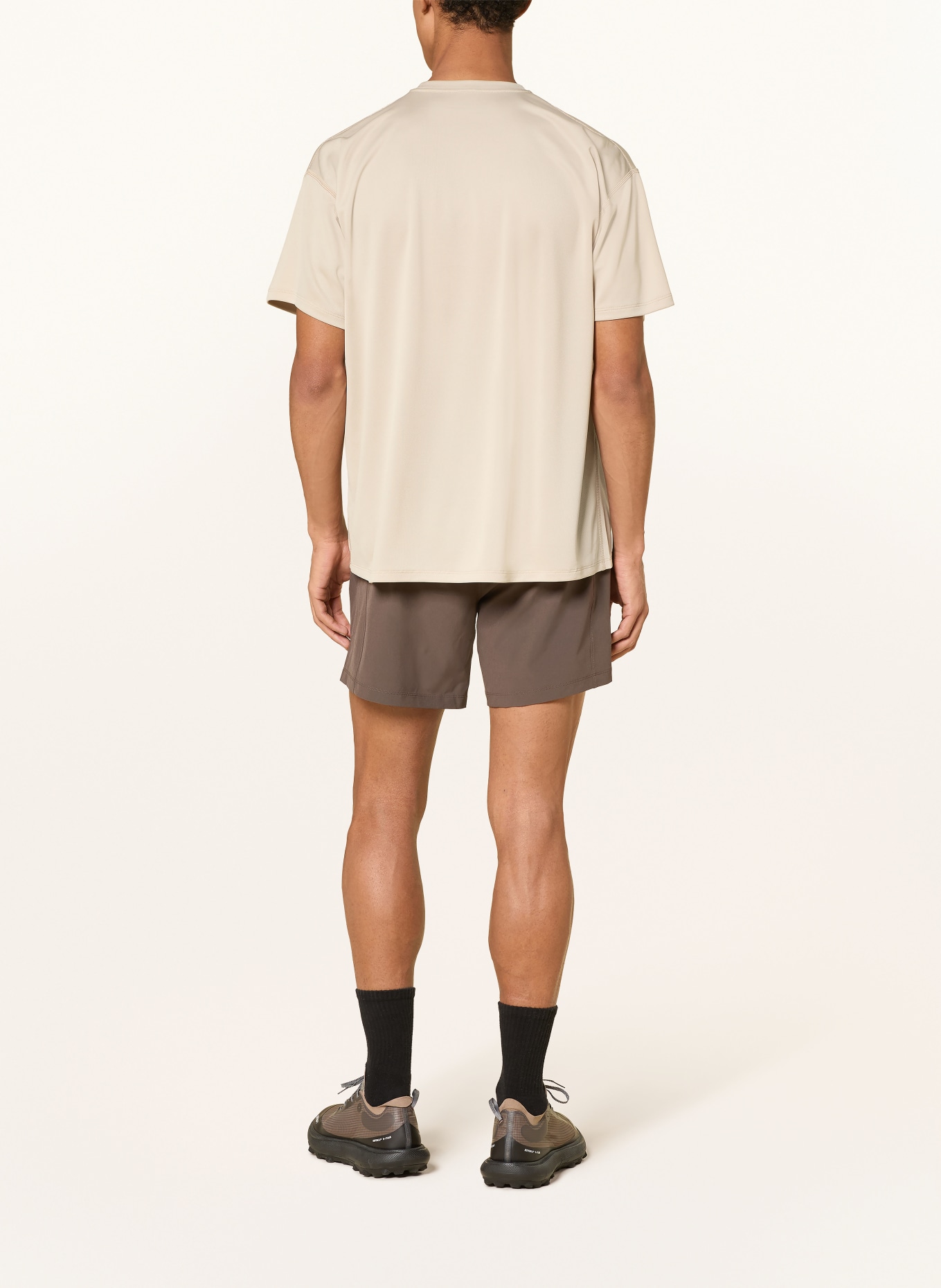 District Vision 2-in-1-Trainingsshorts 7": BRAUN / GRÜN / SCHWARZ