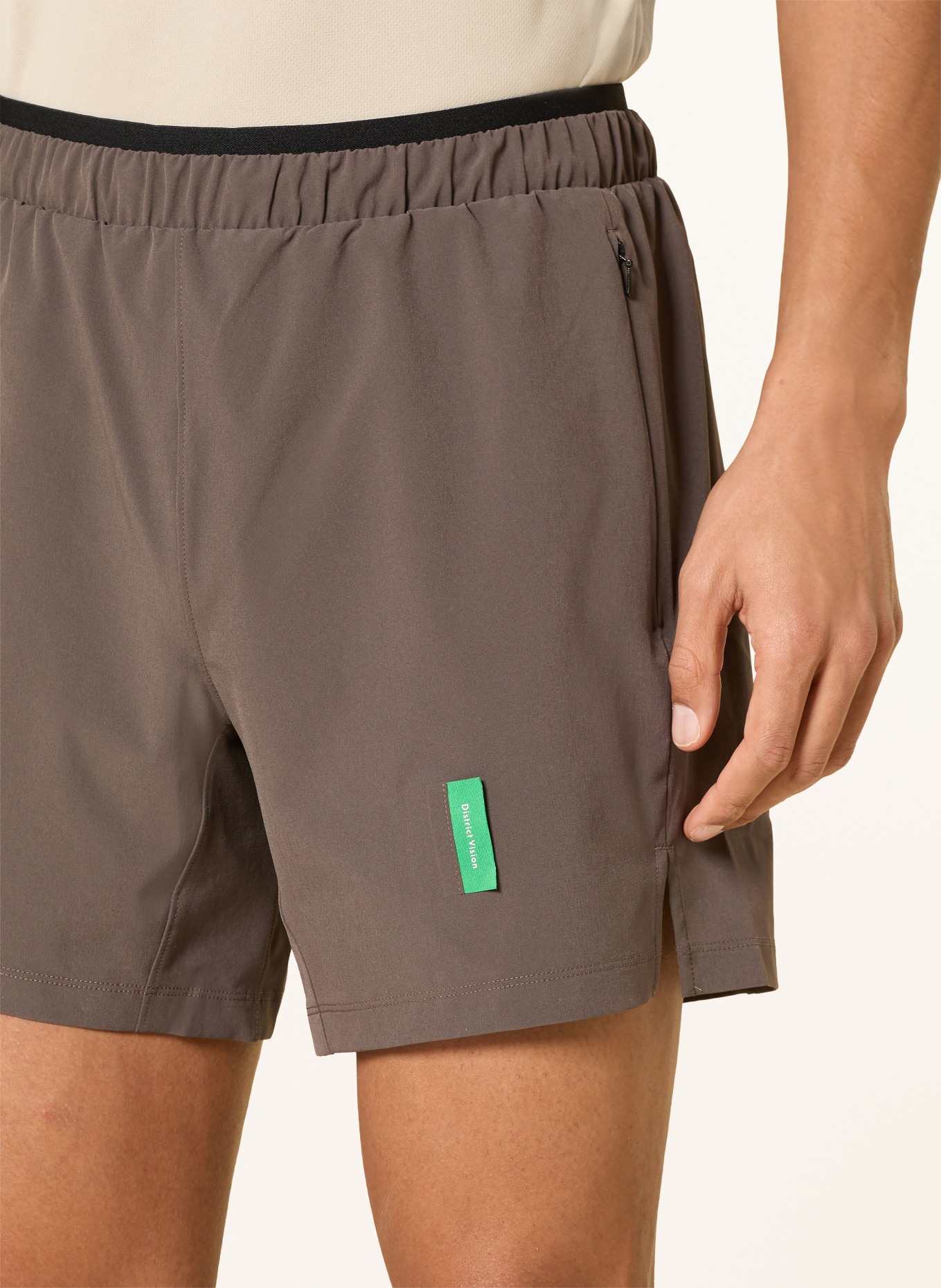 District Vision 2-in-1-Trainingsshorts 7": BRAUN / GRÜN / SCHWARZ