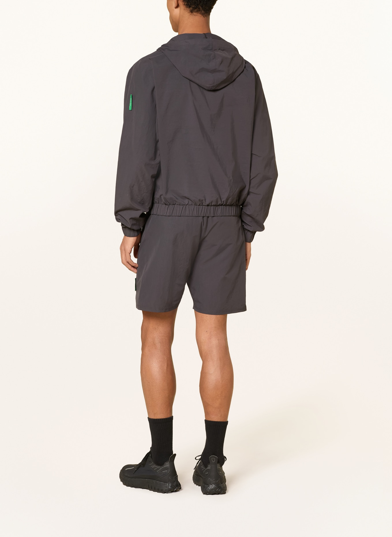 District Vision Laufshorts TASLAN: DUNKELGRAU / GRÜN