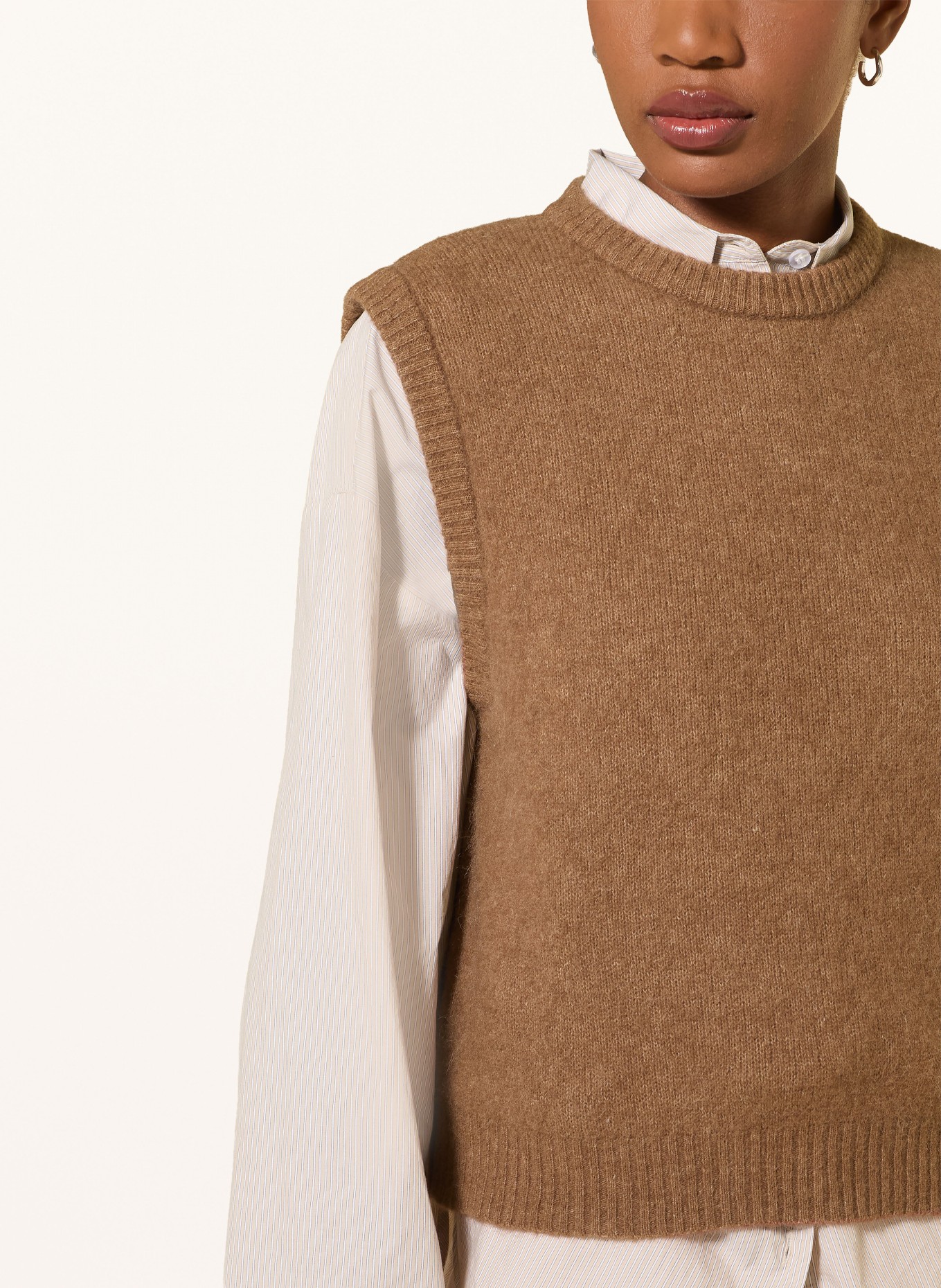 American Vintage Bezrukávový svetr VITOW s alpakou: HNĚDÁ