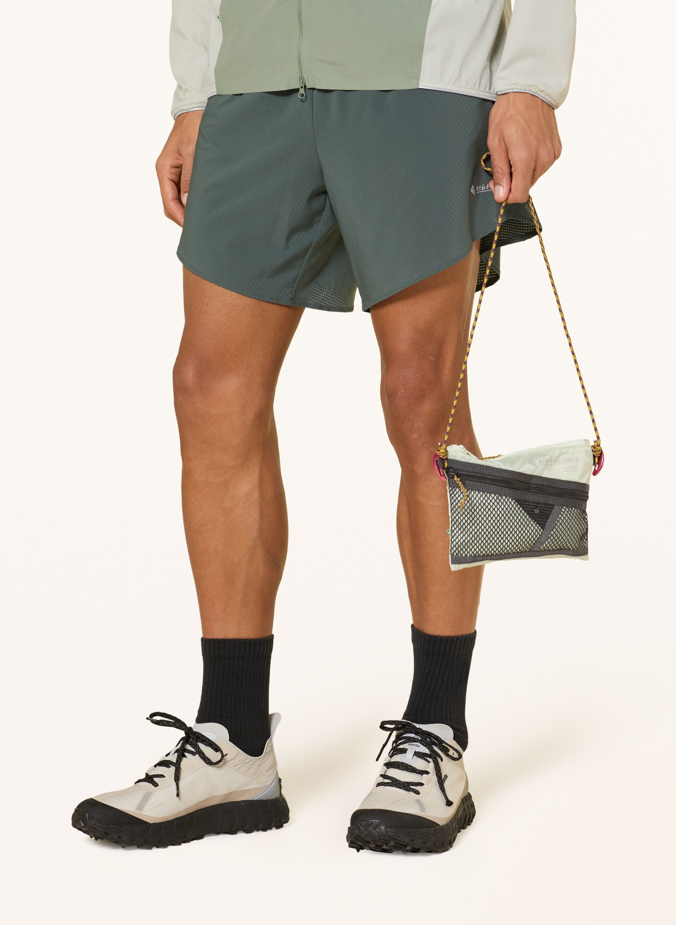 Klättermusen Umhängetasche ALGIR SMALL: HELLBLAU / SCHWARZ