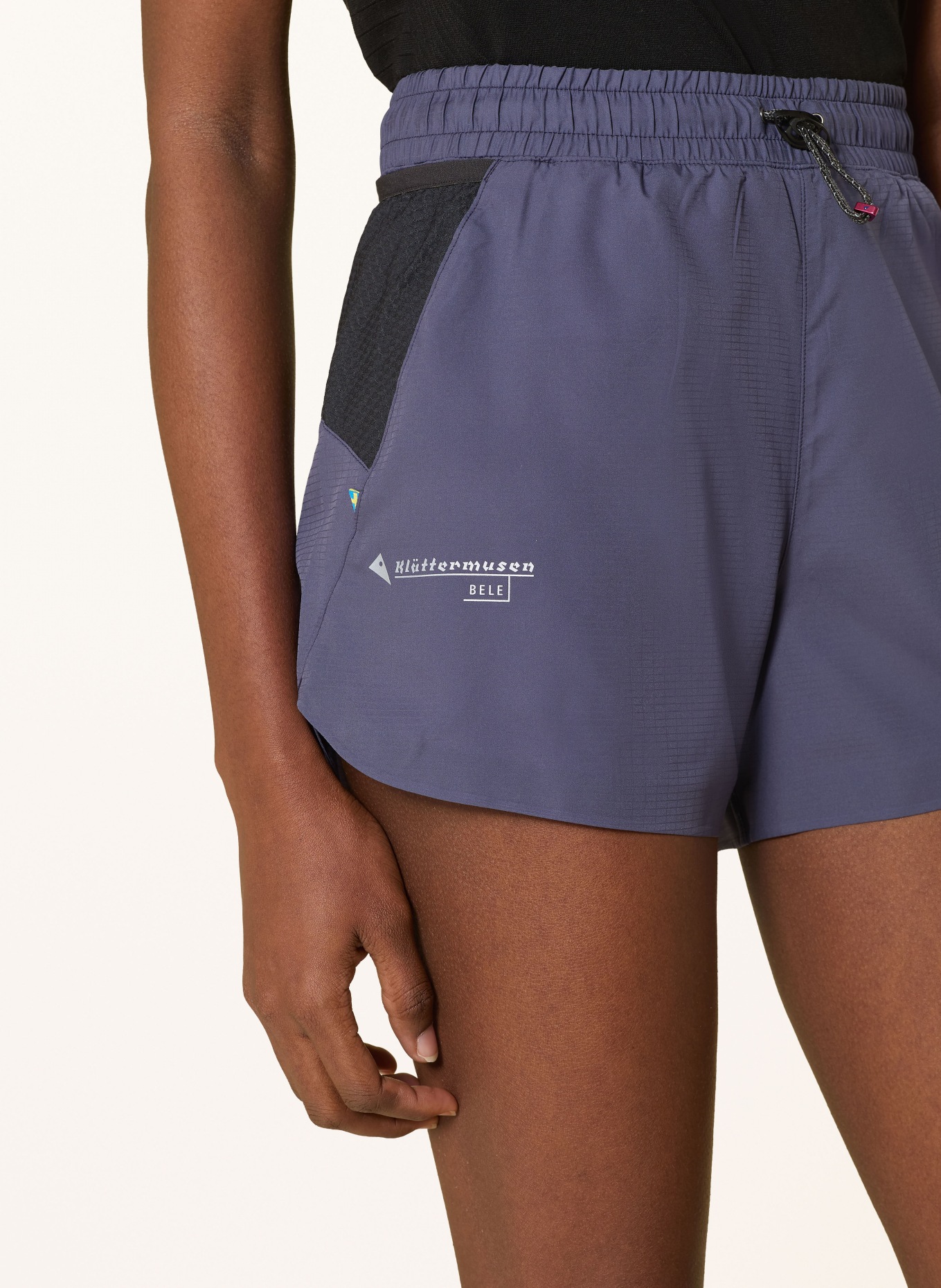 Klättermusen Laufshorts BELE: LILA / SCHWARZ