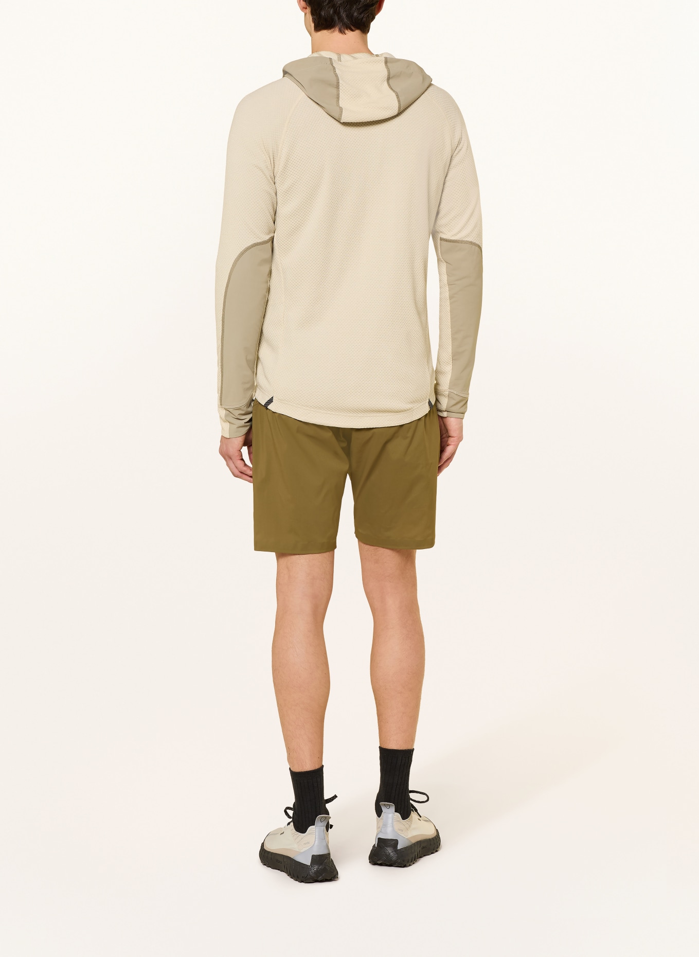 Klättermusen Střední vrstva – bunda HUGIN: BÉŽOVÁ / KRÉMOVÁ