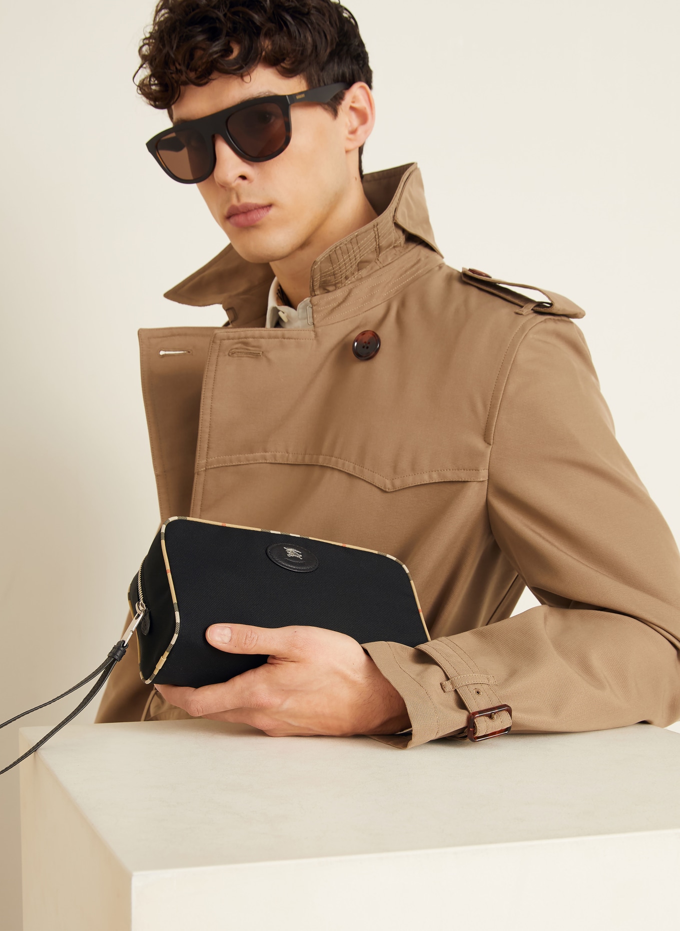 BURBERRY Kosmetyczka MEDIUM: CZARNY