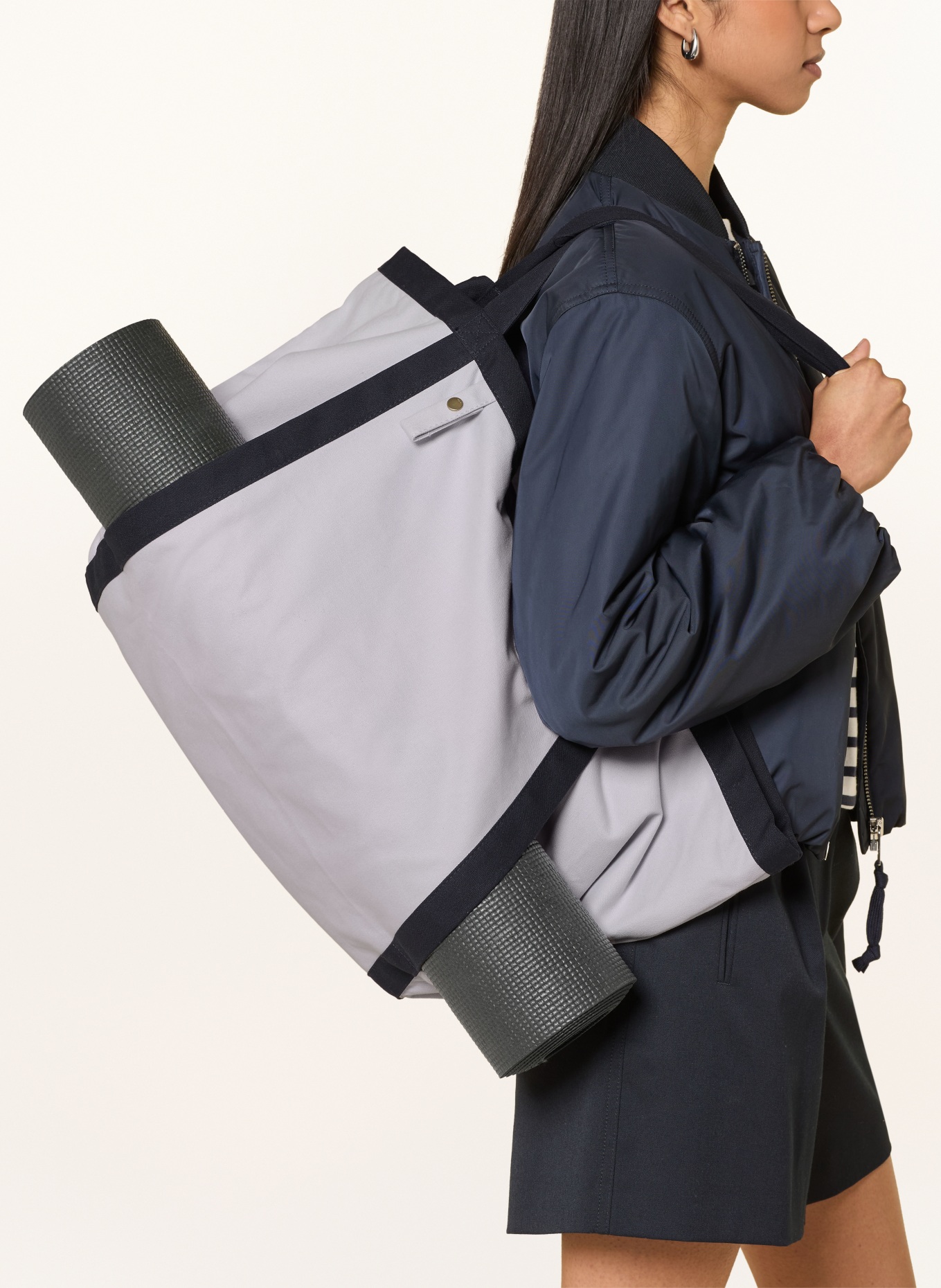 HAY Sporttas EVERYDAY MEDIUM: LICHTPAARS / ZWART