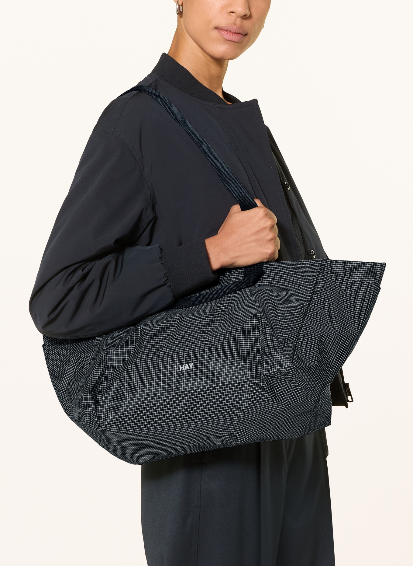 HAY Weekender GRID SMALL: DONKERBLAUW / WIT