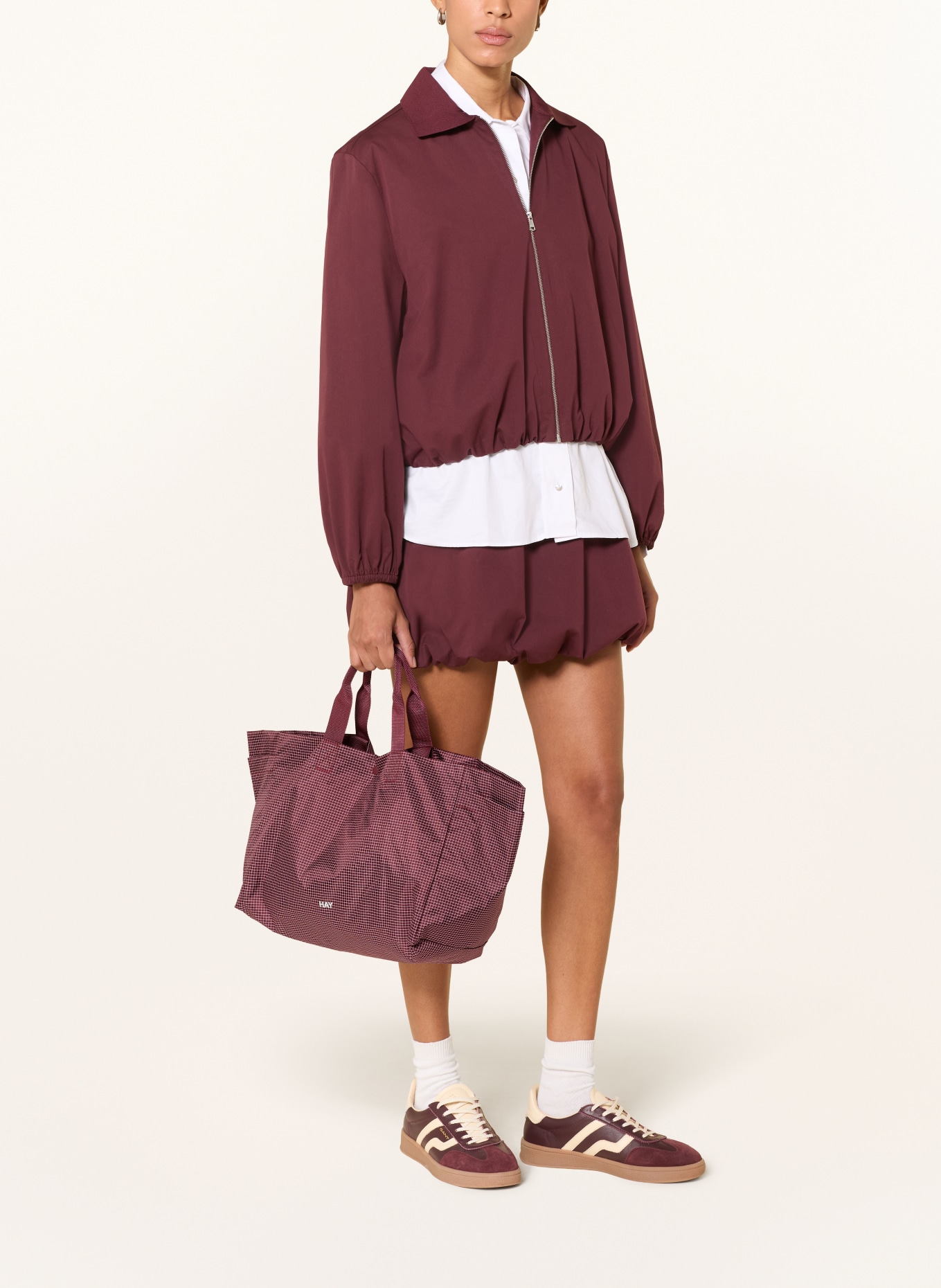 HAY Weekender GRID SMALL: DONKERROOD / WIT