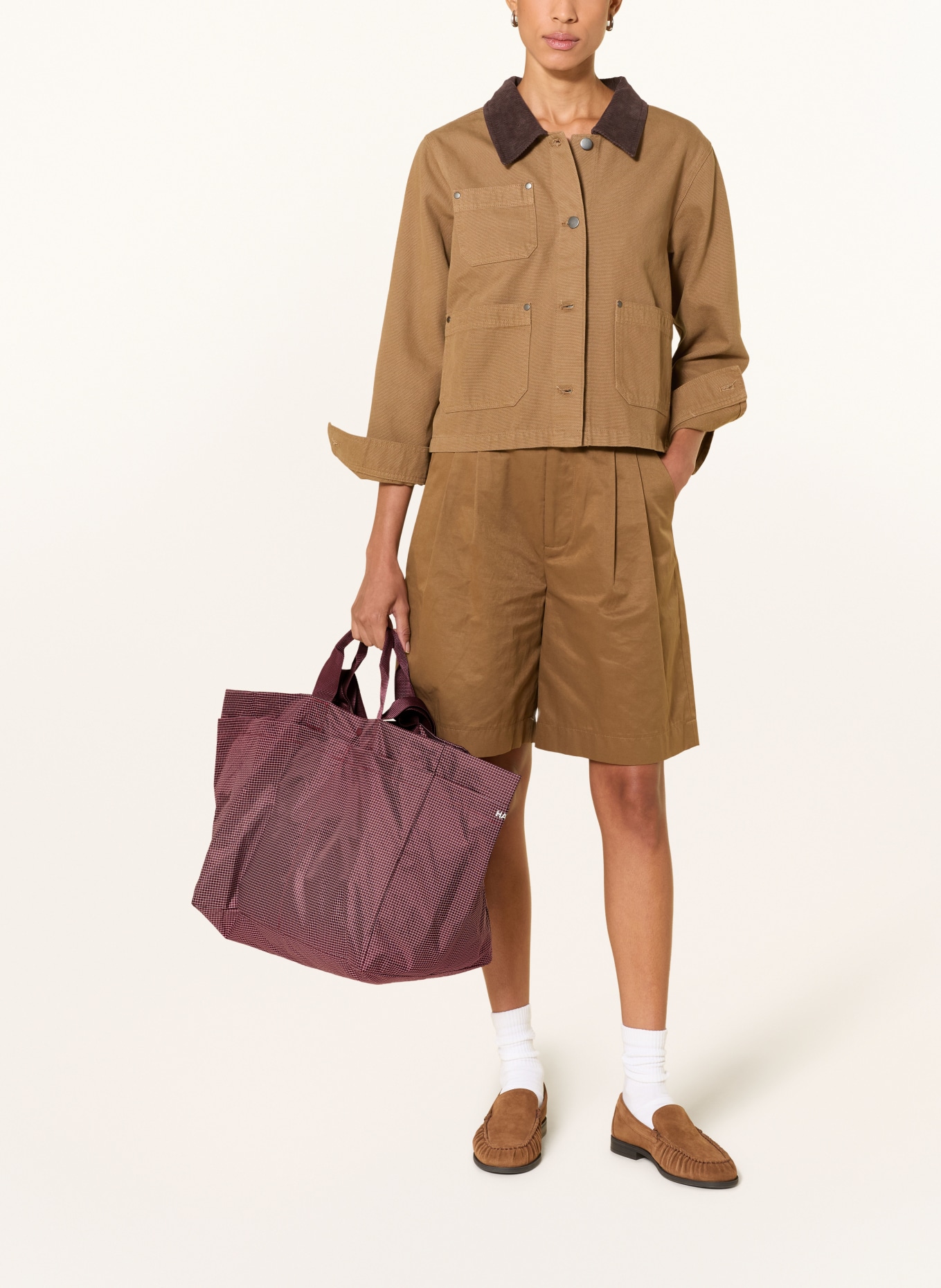 HAY Weekender: DONKERROOD / WIT