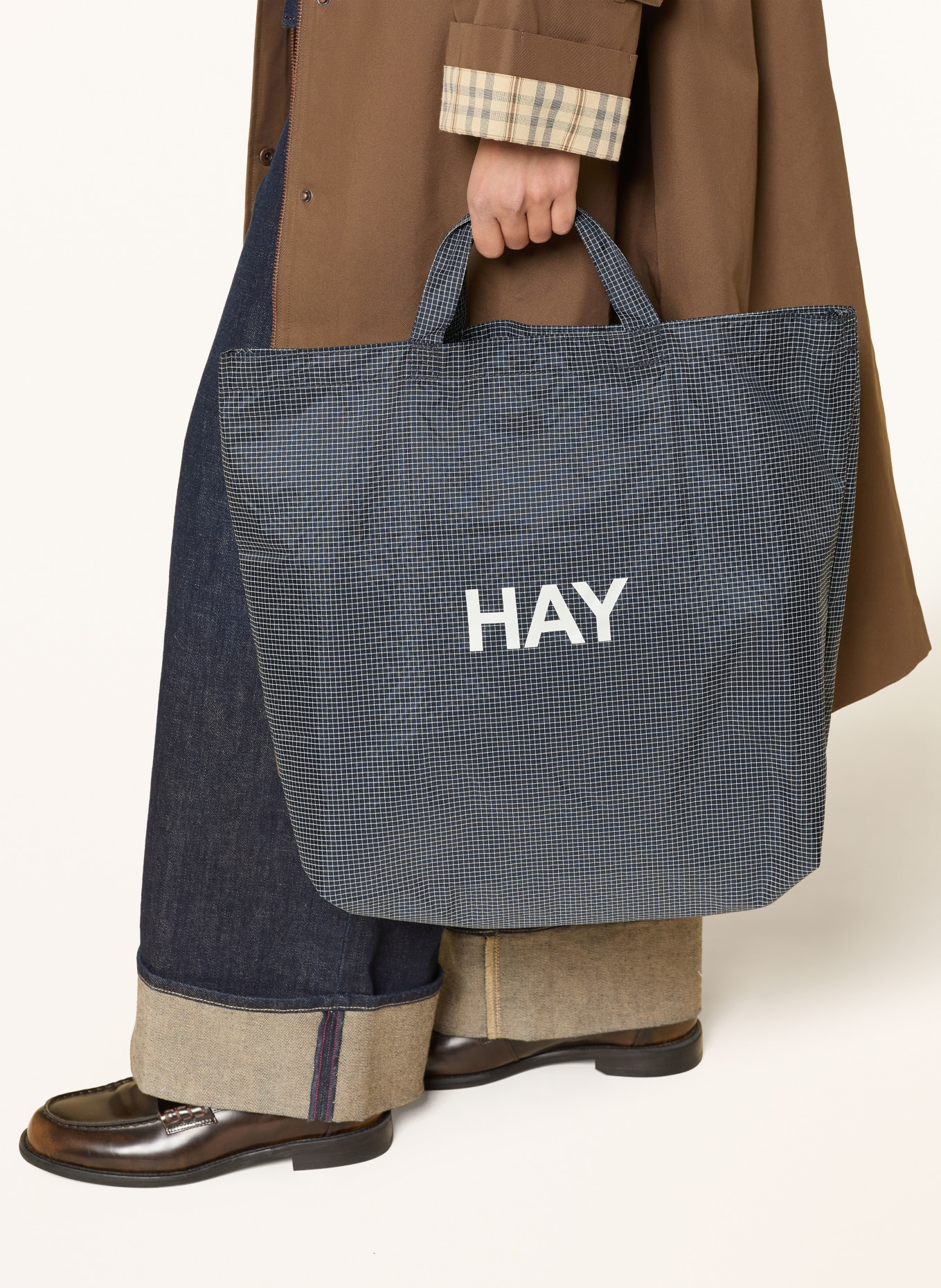 HAY boodschappentas: DONKERBLAUW / WIT