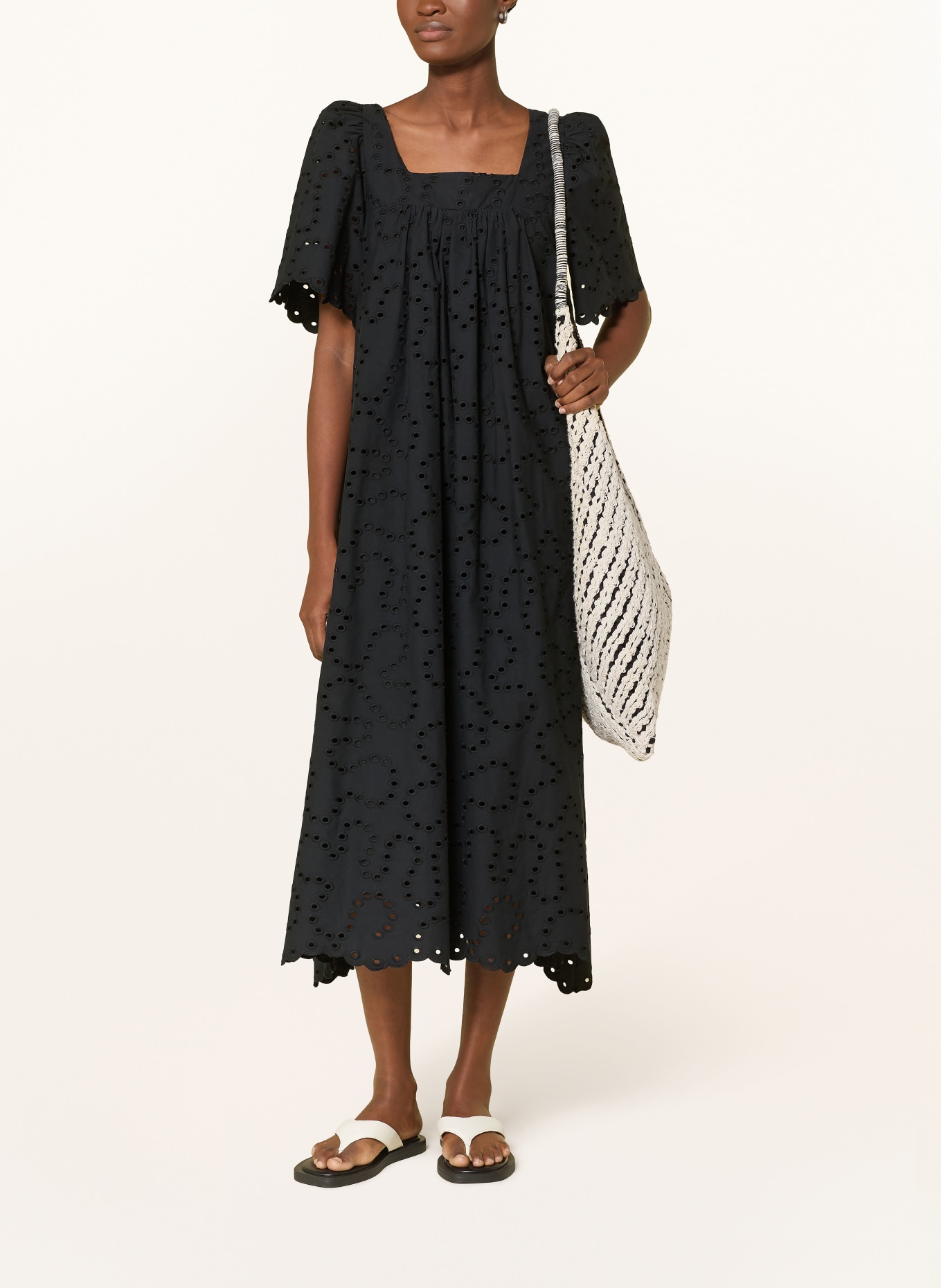 SUNCOO Robe CYRIEL en dentelle ajourée: NOIR