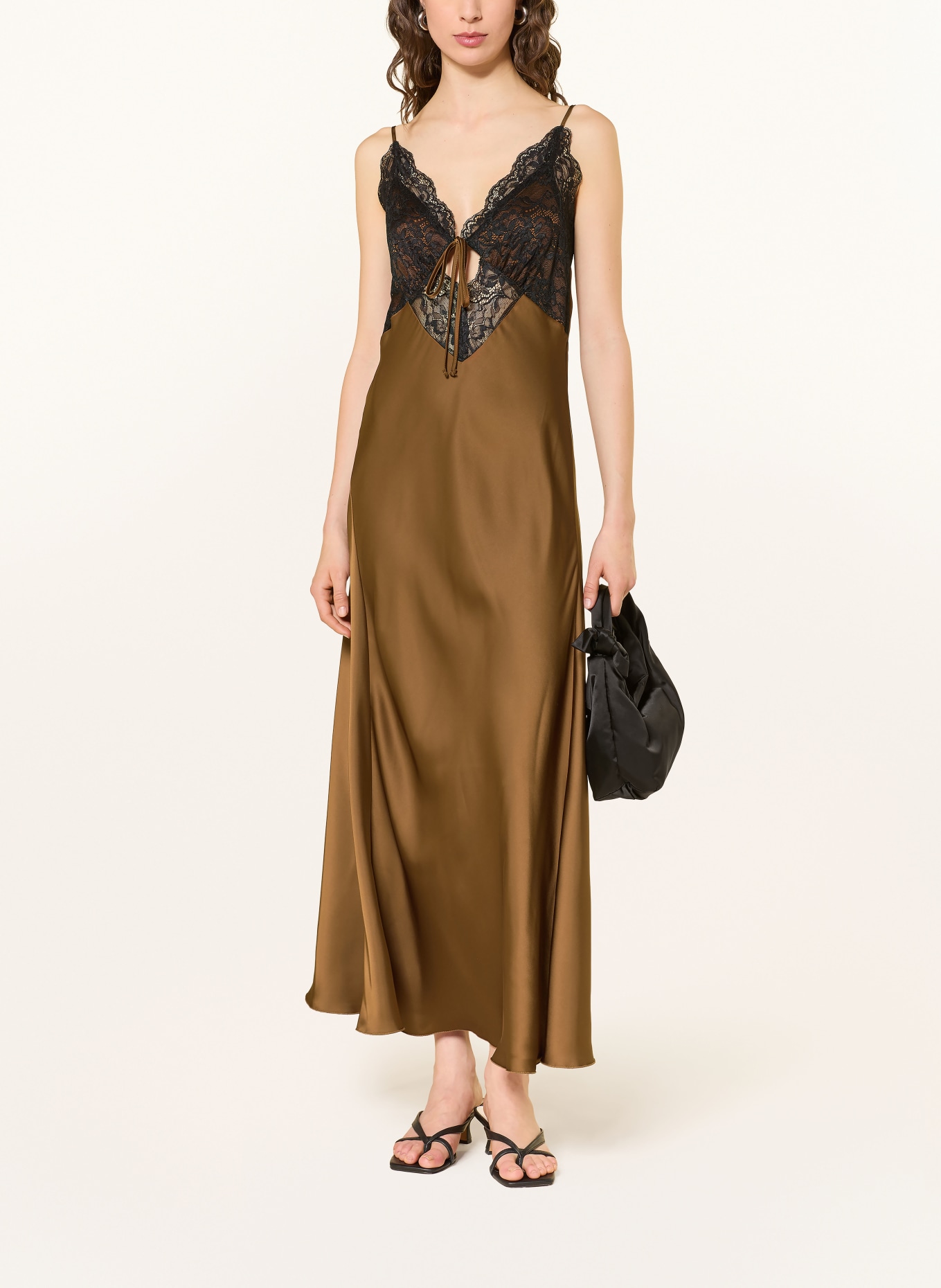 ESTHÉ Satijnen jurk met kant: BRUIN / ZWART