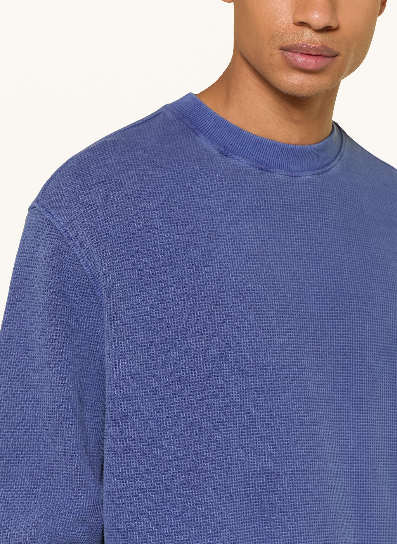 TOMMY JEANS Sweatshirt: BLAU