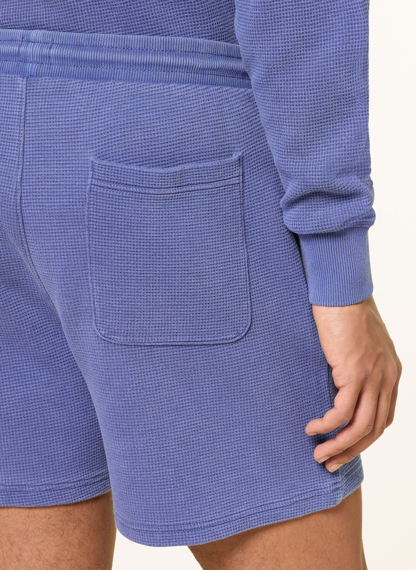 TOMMY JEANS szorty: NIEBIESKI