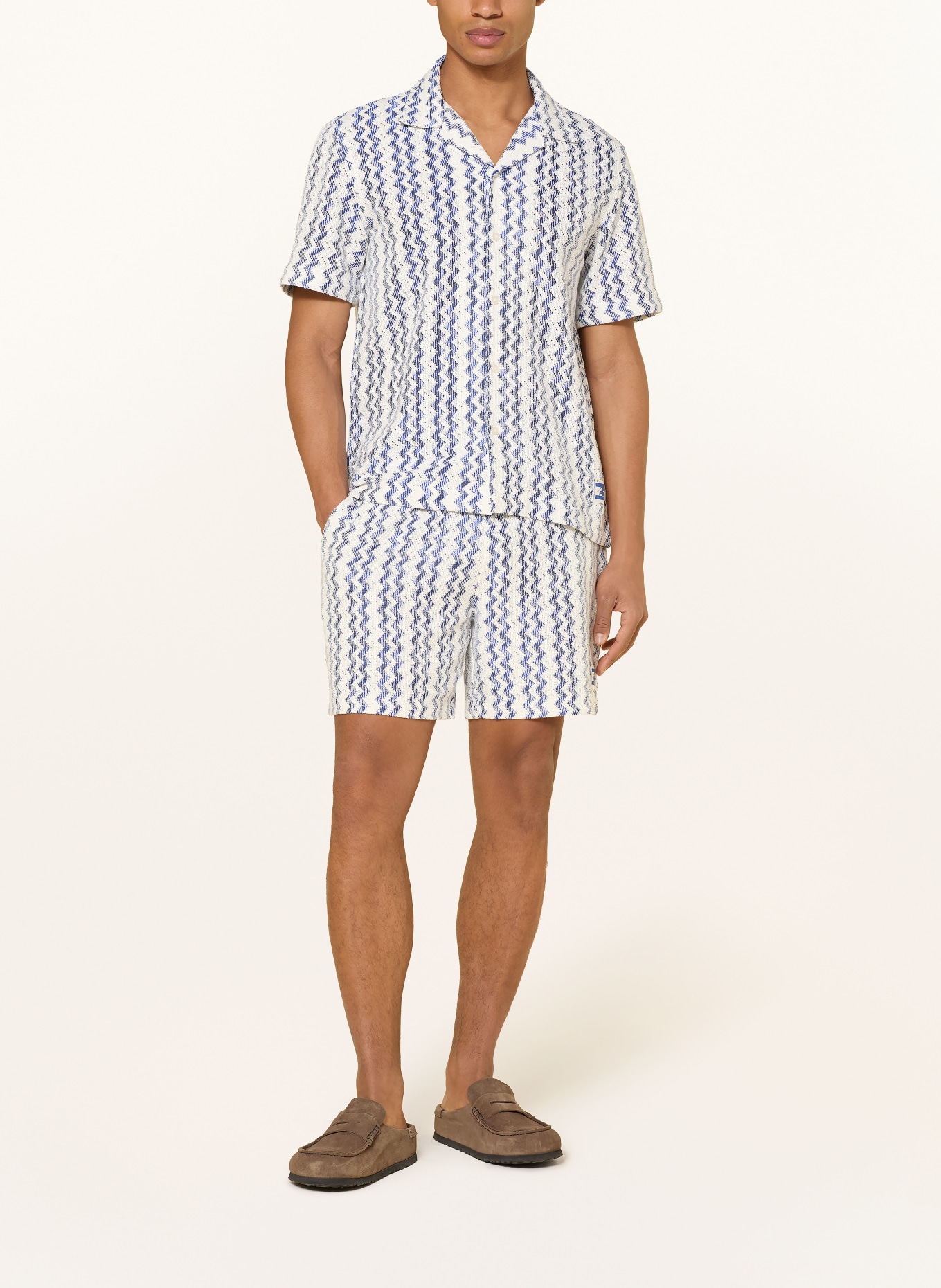 TOMMY JEANS Shorts: WEISS / DUNKELBLAU