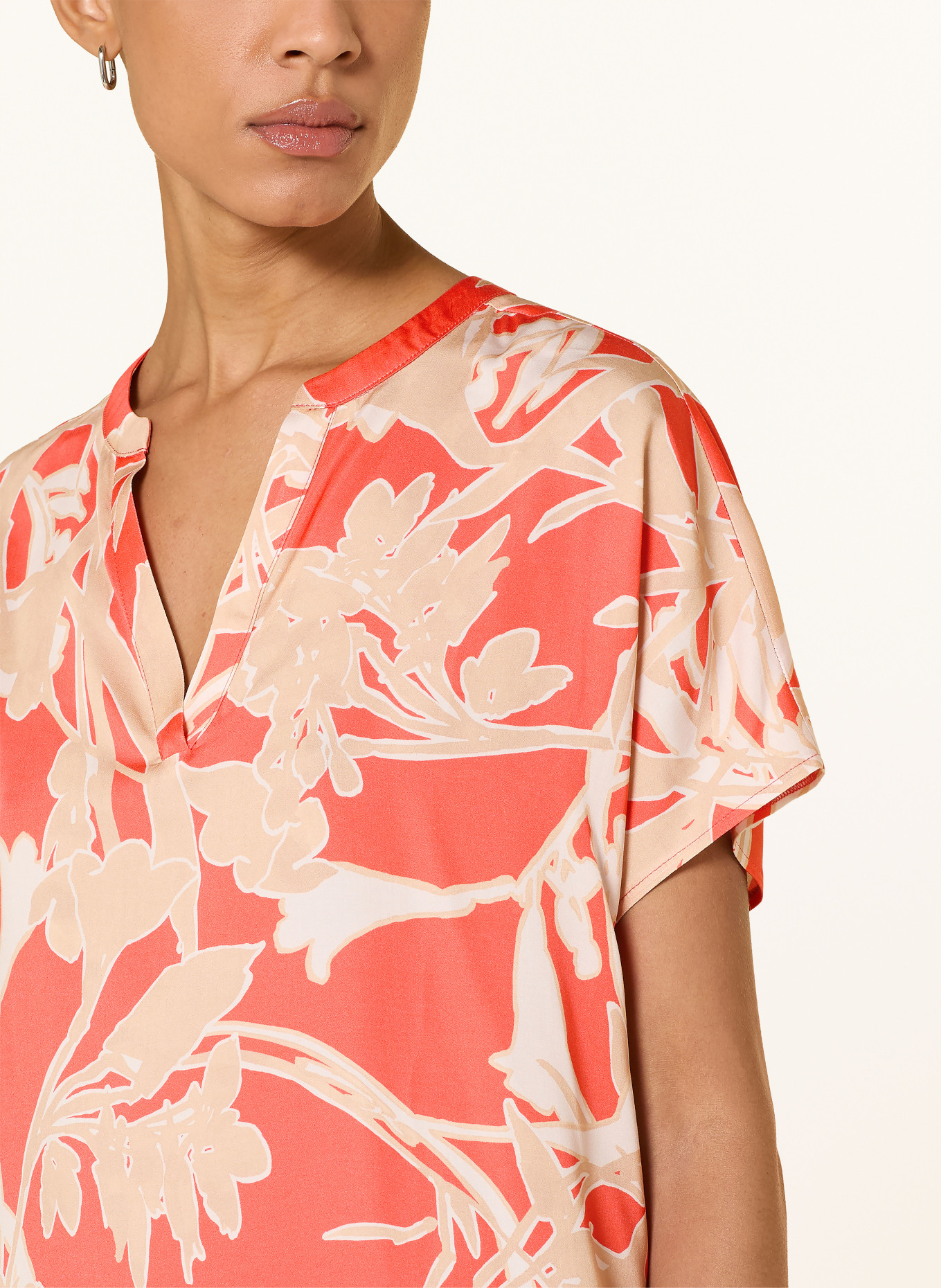 MILANO ITALY Blus: LAX / KAMEL / ECRU