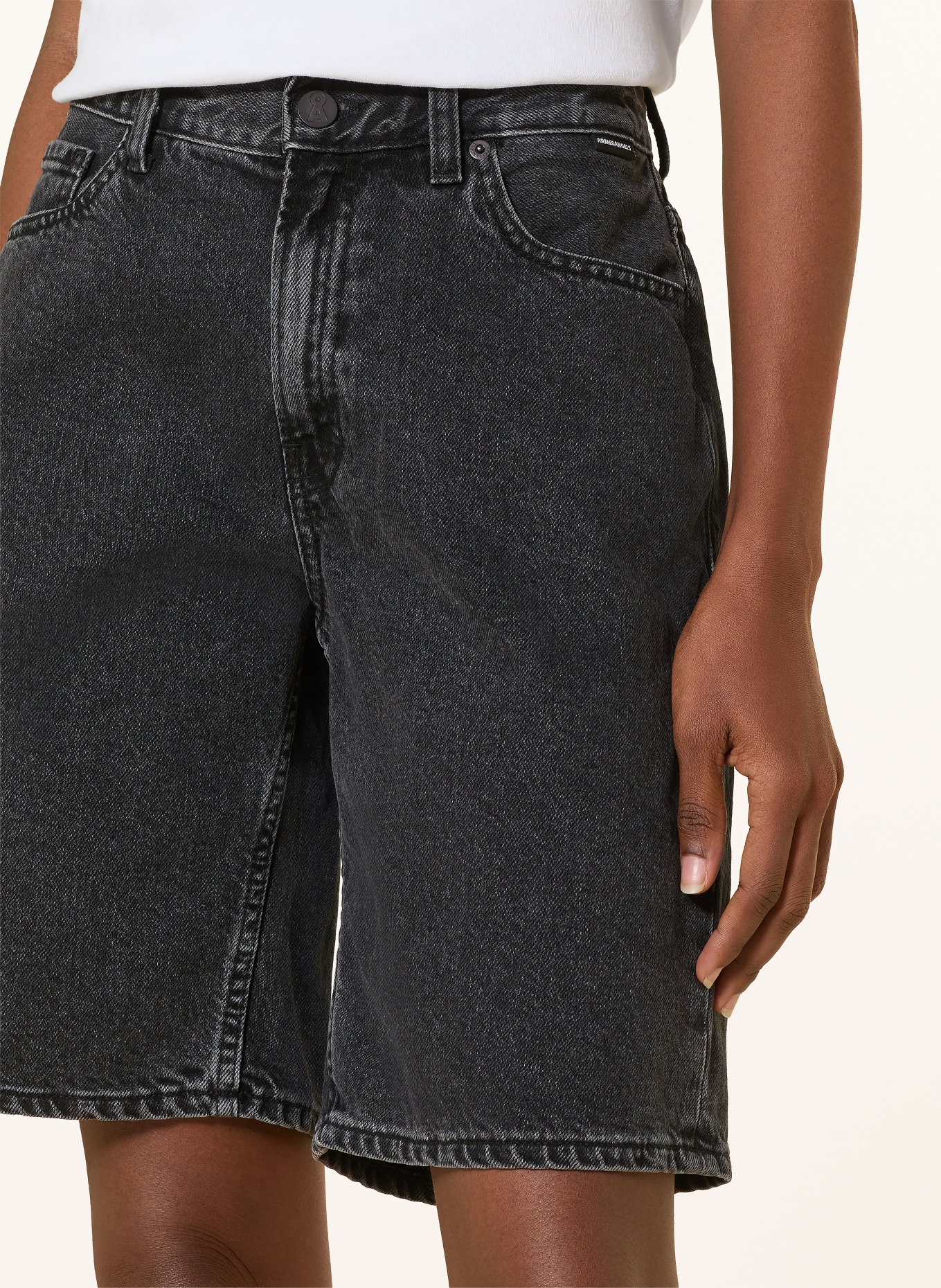 ARMEDANGELS Džínové bermudy THALINAA: 2273 ebony black