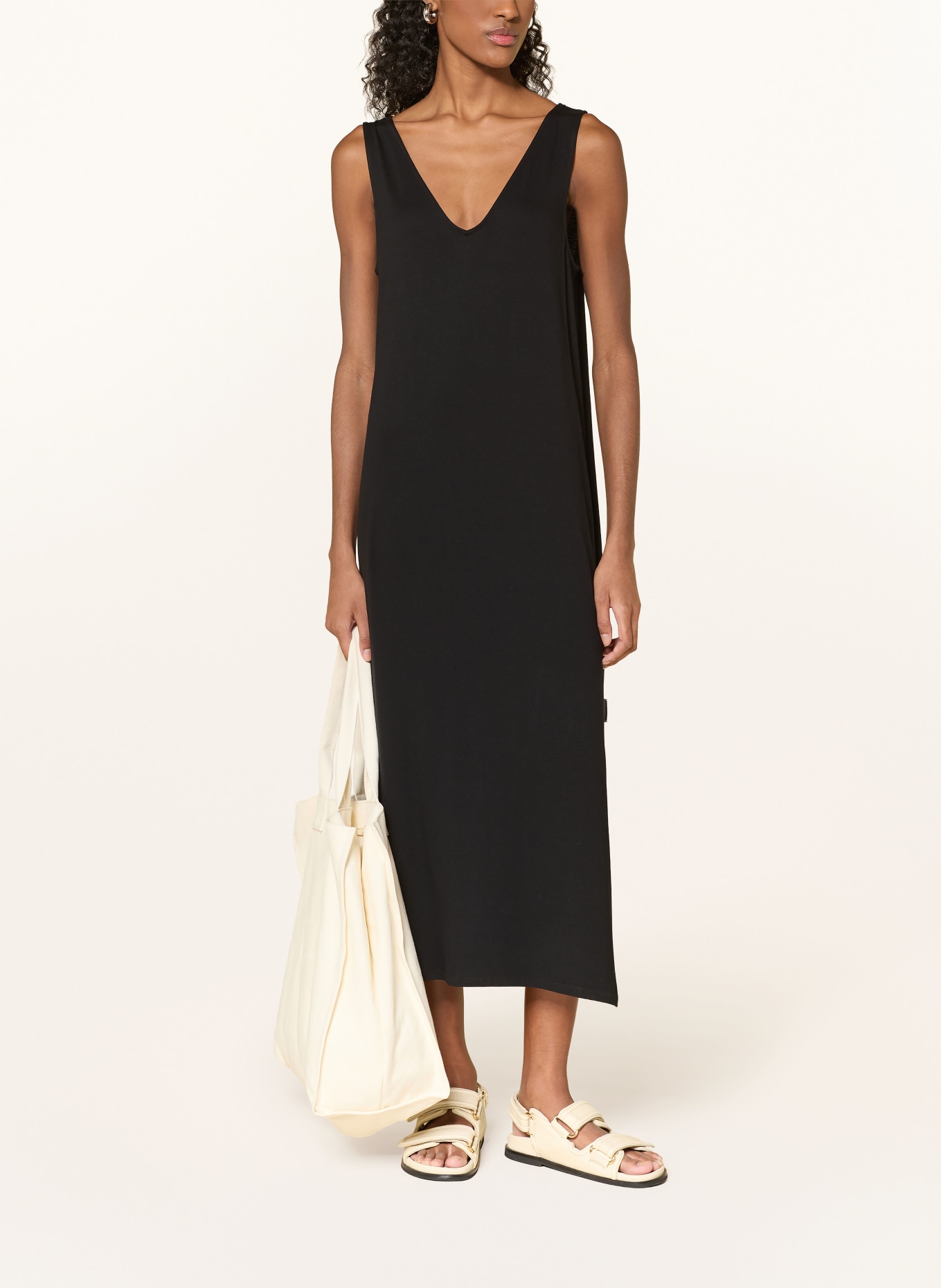 ARMEDANGELS jerseyové šaty: ČERNÁ