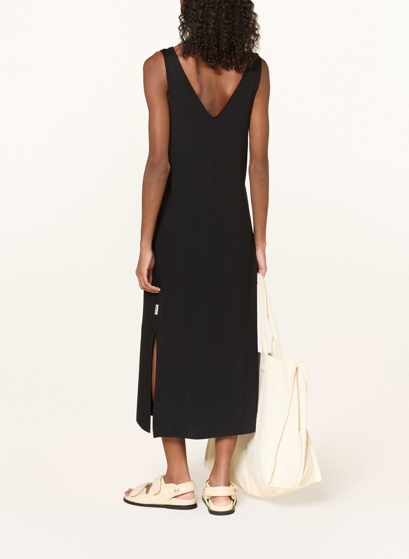 ARMEDANGELS jerseyové šaty: ČERNÁ