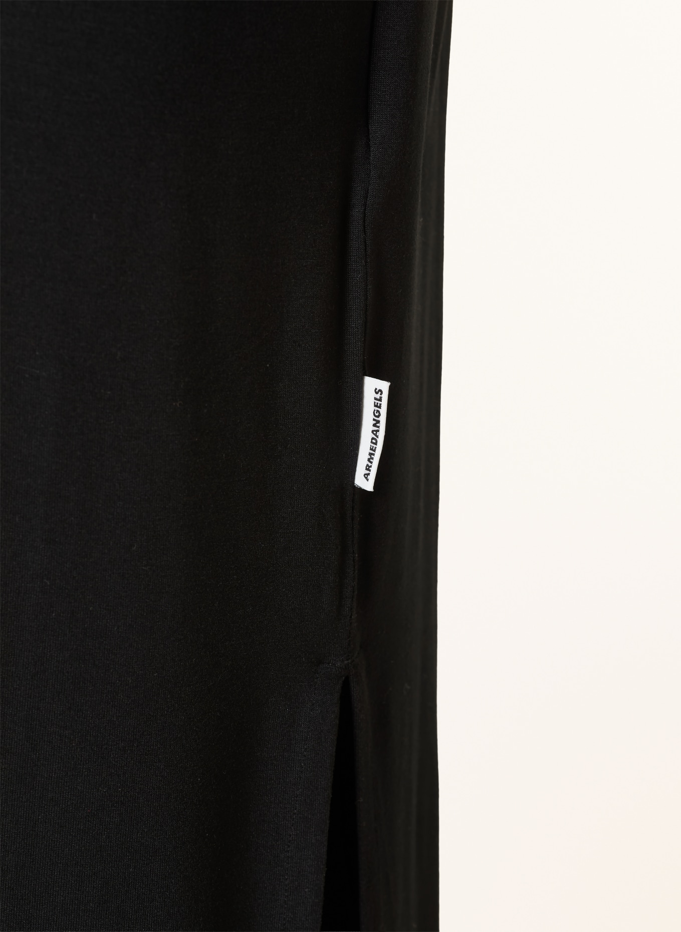 ARMEDANGELS jerseyové šaty: ČERNÁ