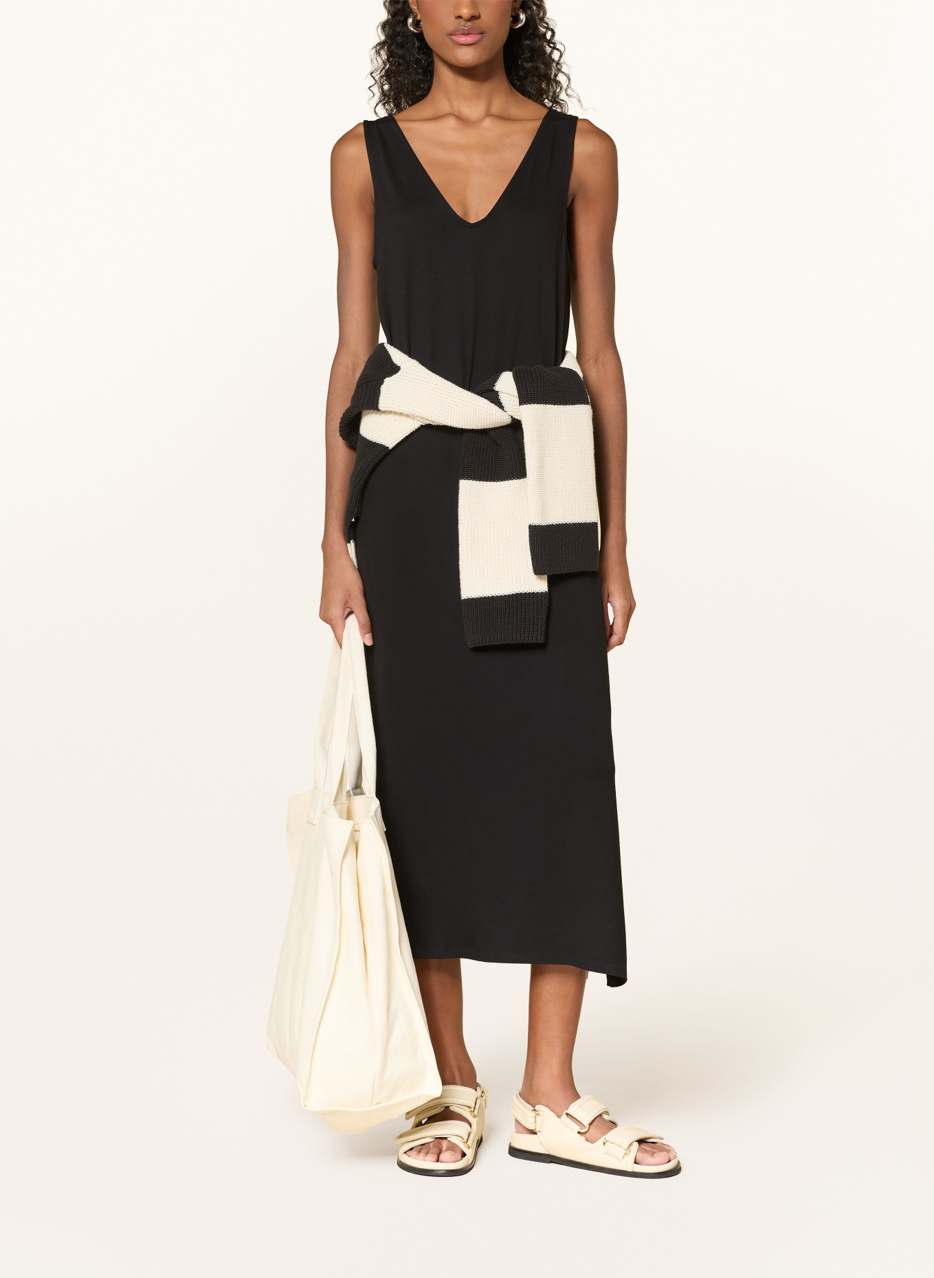 ARMEDANGELS jerseyové šaty: ČERNÁ