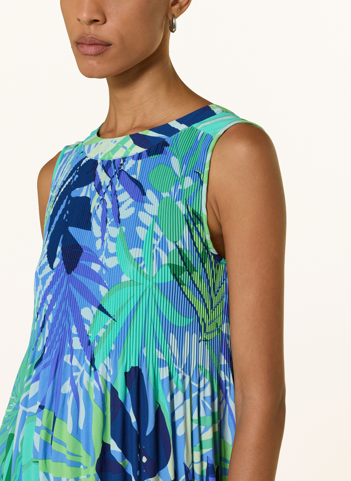 Betty Barclay plisované šaty: MODRÁ / KRÉMOVÁ / ZELENÁ