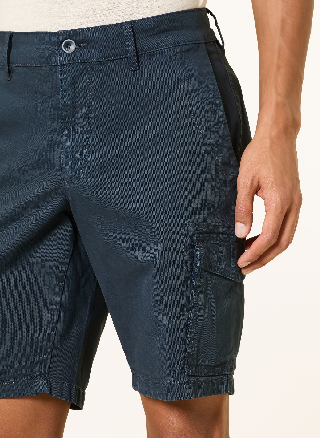 BRAX Kraťasy s kapsami: TMAVĚ MODRÁ