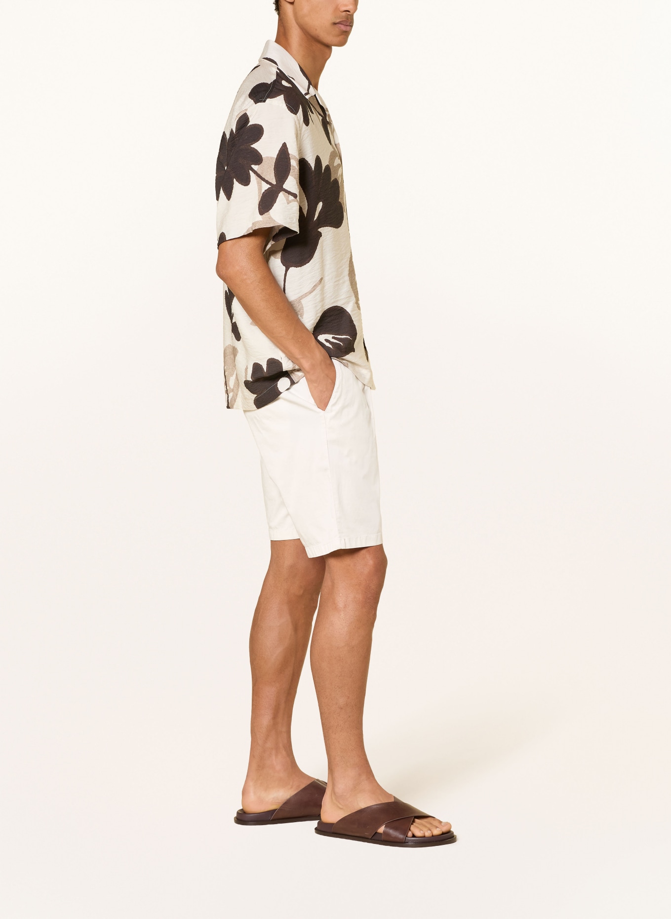 BRAX TINO B Relaxed Fit Shorts: ECRU