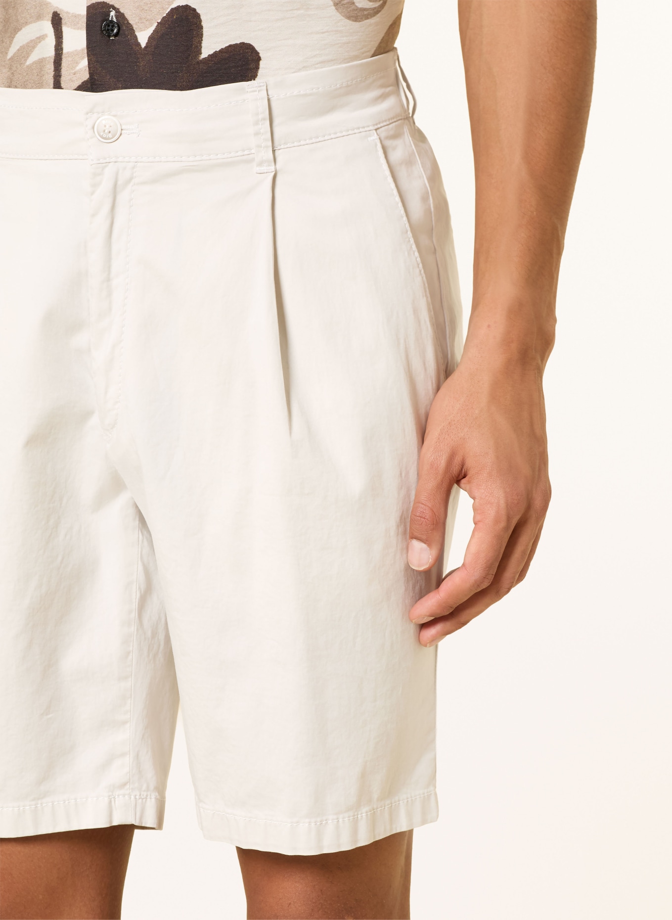 BRAX TINO B Relaxed Fit Shorts: ECRU
