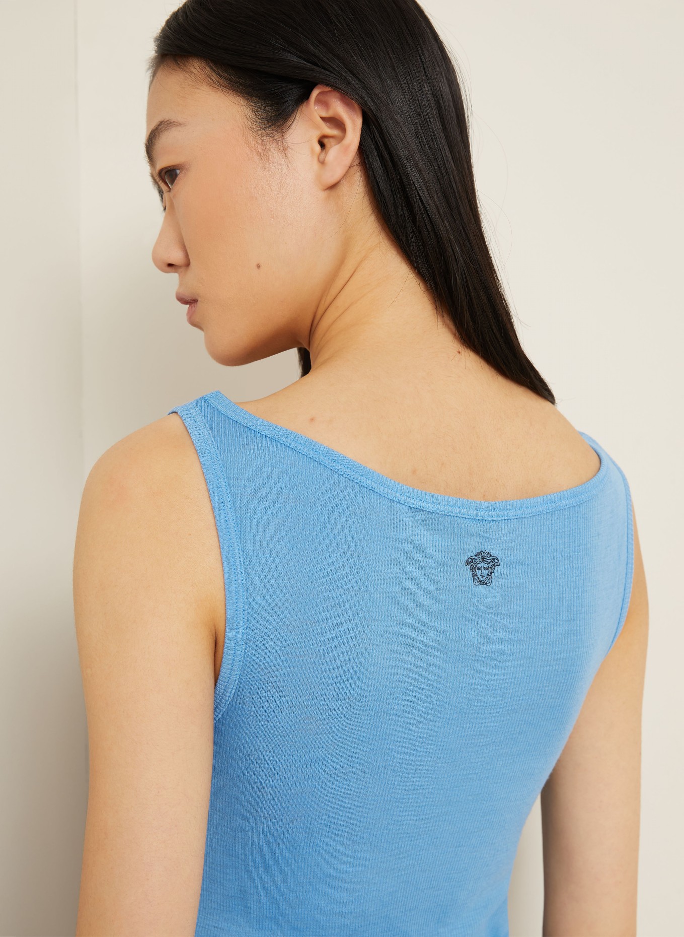 VERSACE Top: NEONBLAU