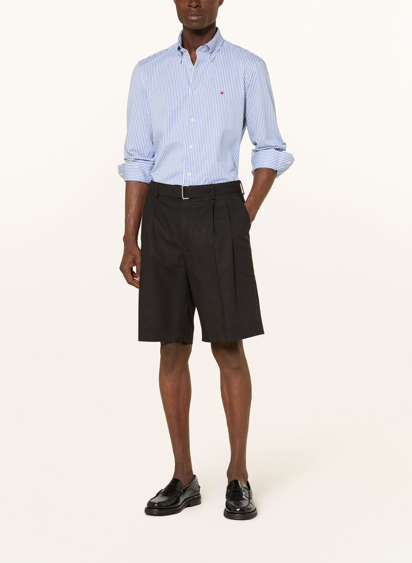 TOMMY HILFIGER Shorts RIVER 10" Relaxed Fit i linne: SVART