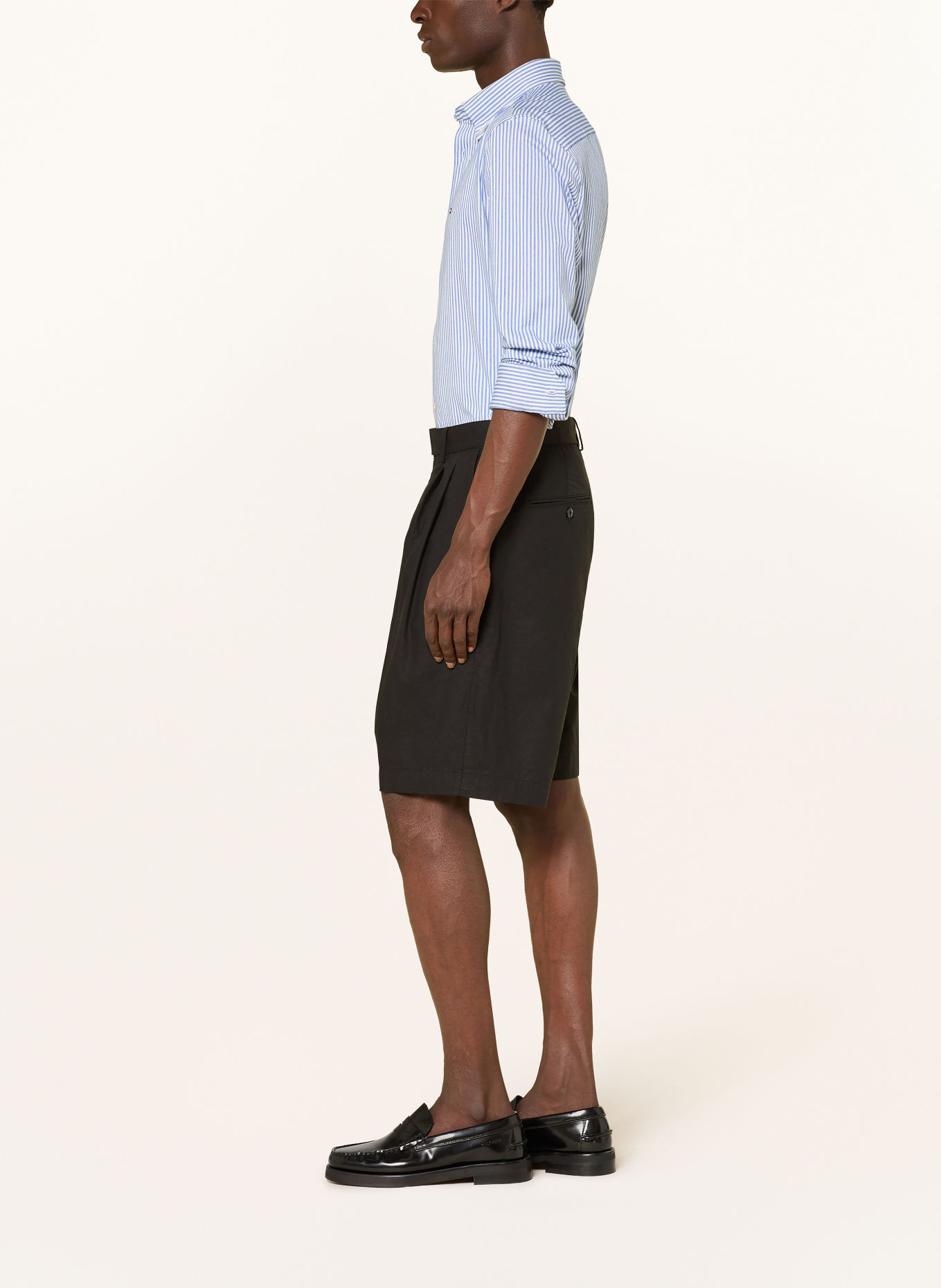 TOMMY HILFIGER Shorts RIVER 10" Relaxed Fit i linne: SVART