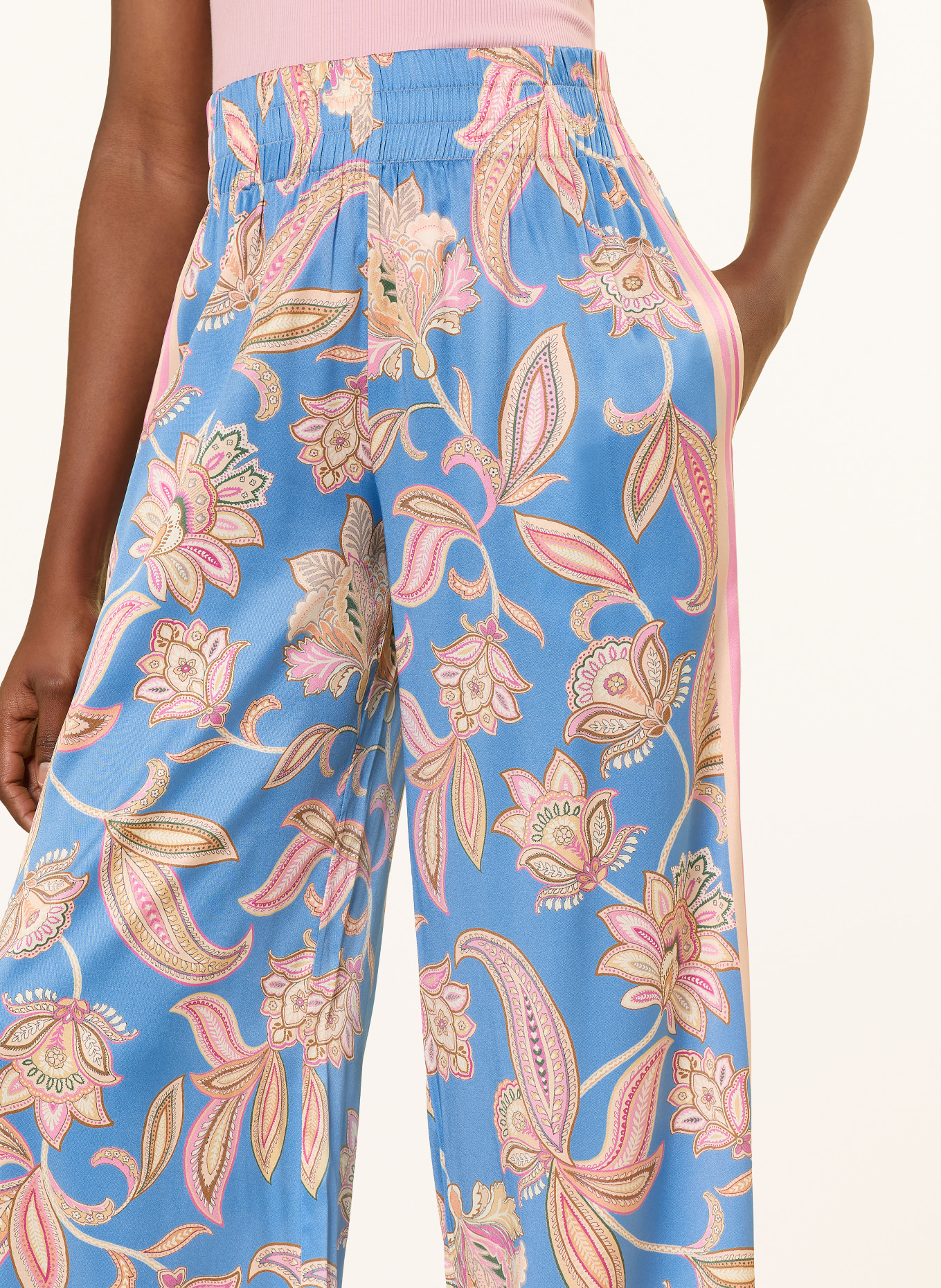 dea kudibal Seidenhose MARGODEA mit Galonstreifen: HELLBLAU / ROSA / BEIGE