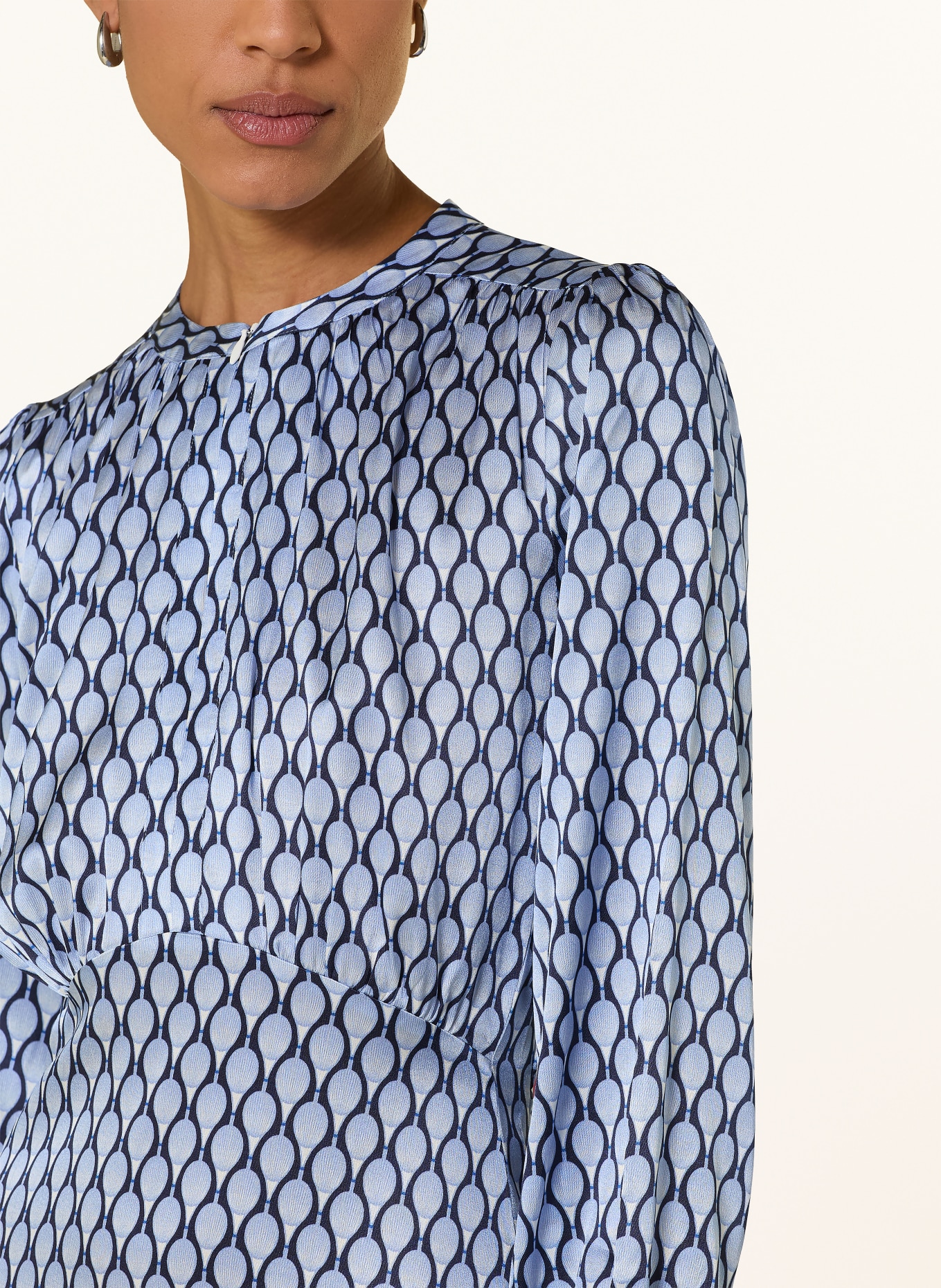 dea kudibal Seidenkleid mit Volants: HELLBLAU / DUNKELBLAU / WEISS