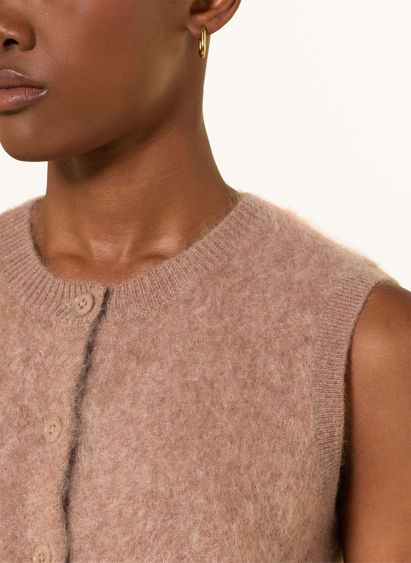 darling harbour Gebreid vest van kasjmier: DARK CAMEL