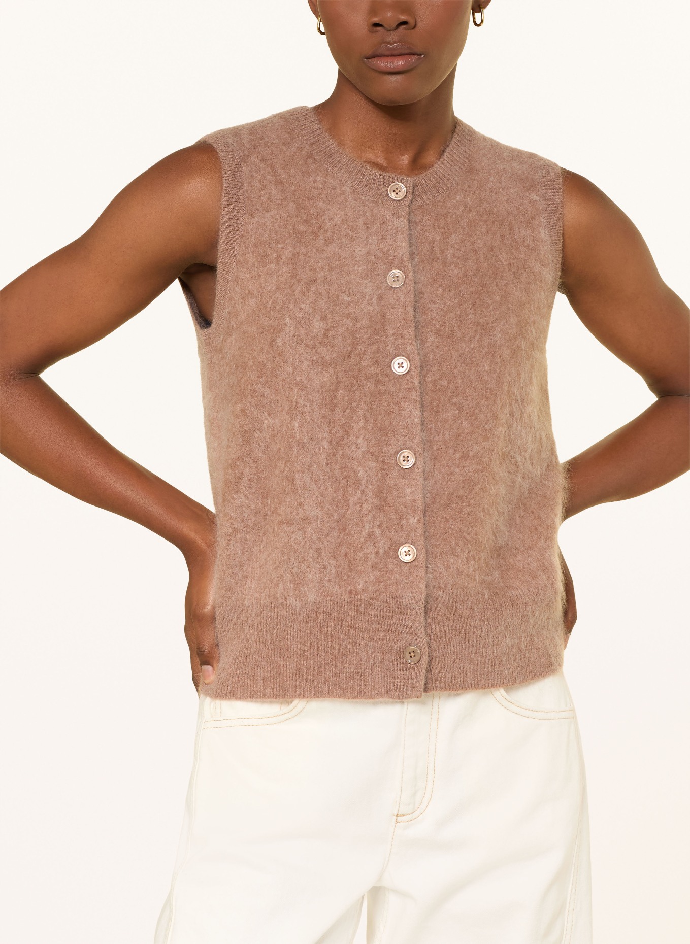 darling harbour Gebreid vest van kasjmier: DARK CAMEL