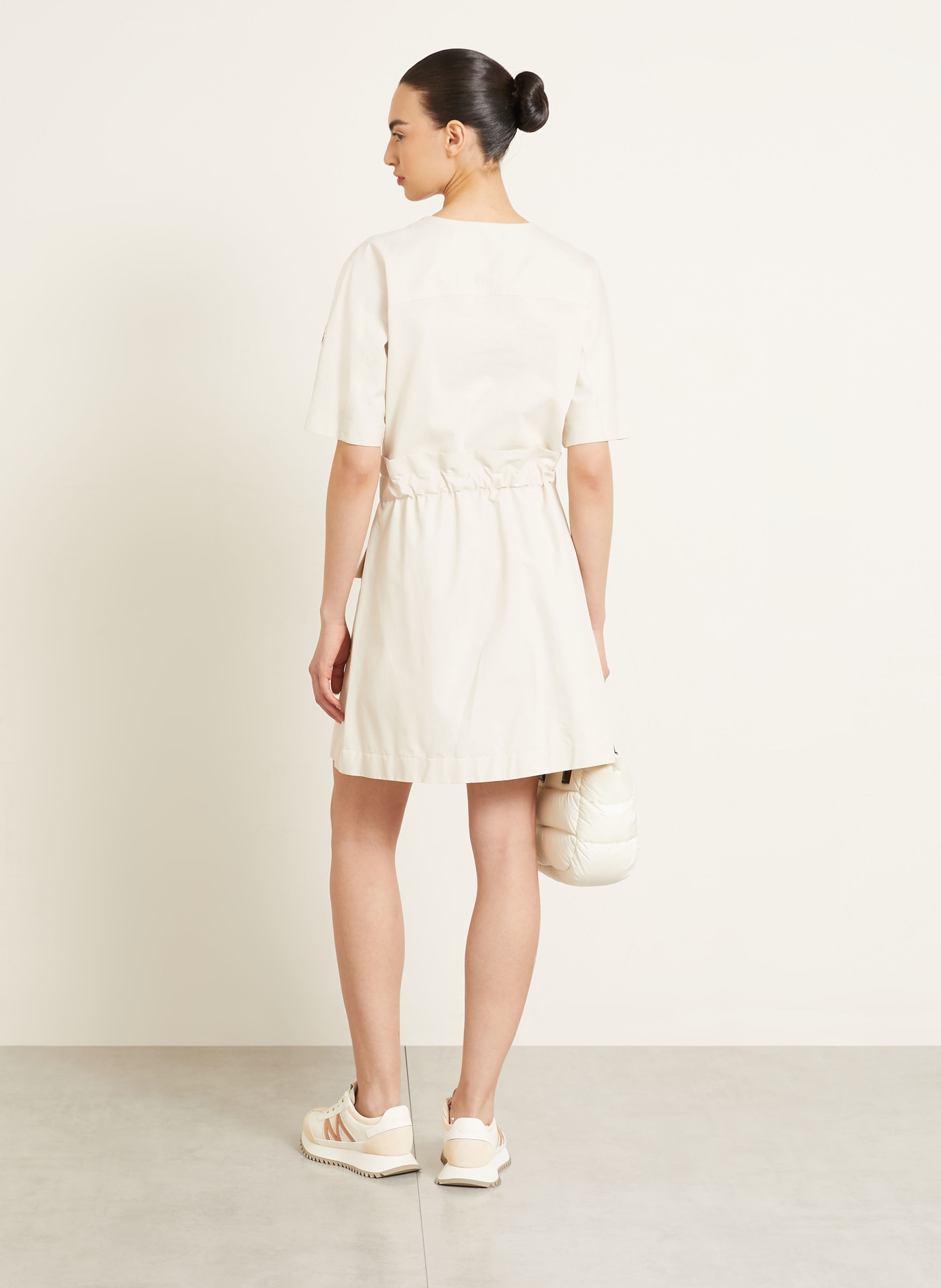 MONCLER Šaty z kombinace materiálů: KRÉMOVÁ