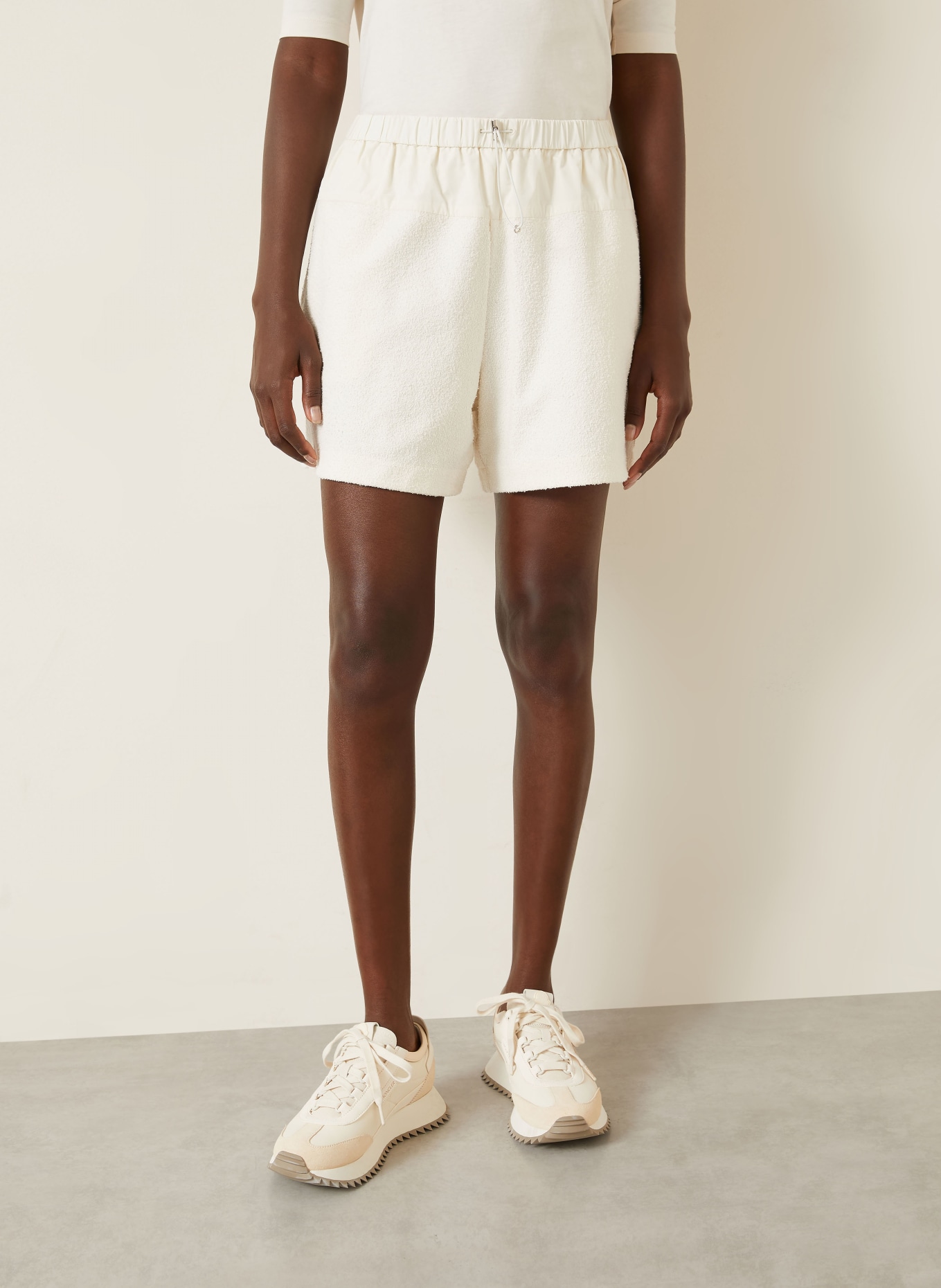 MONCLER Bouclé-Shorts: CREME